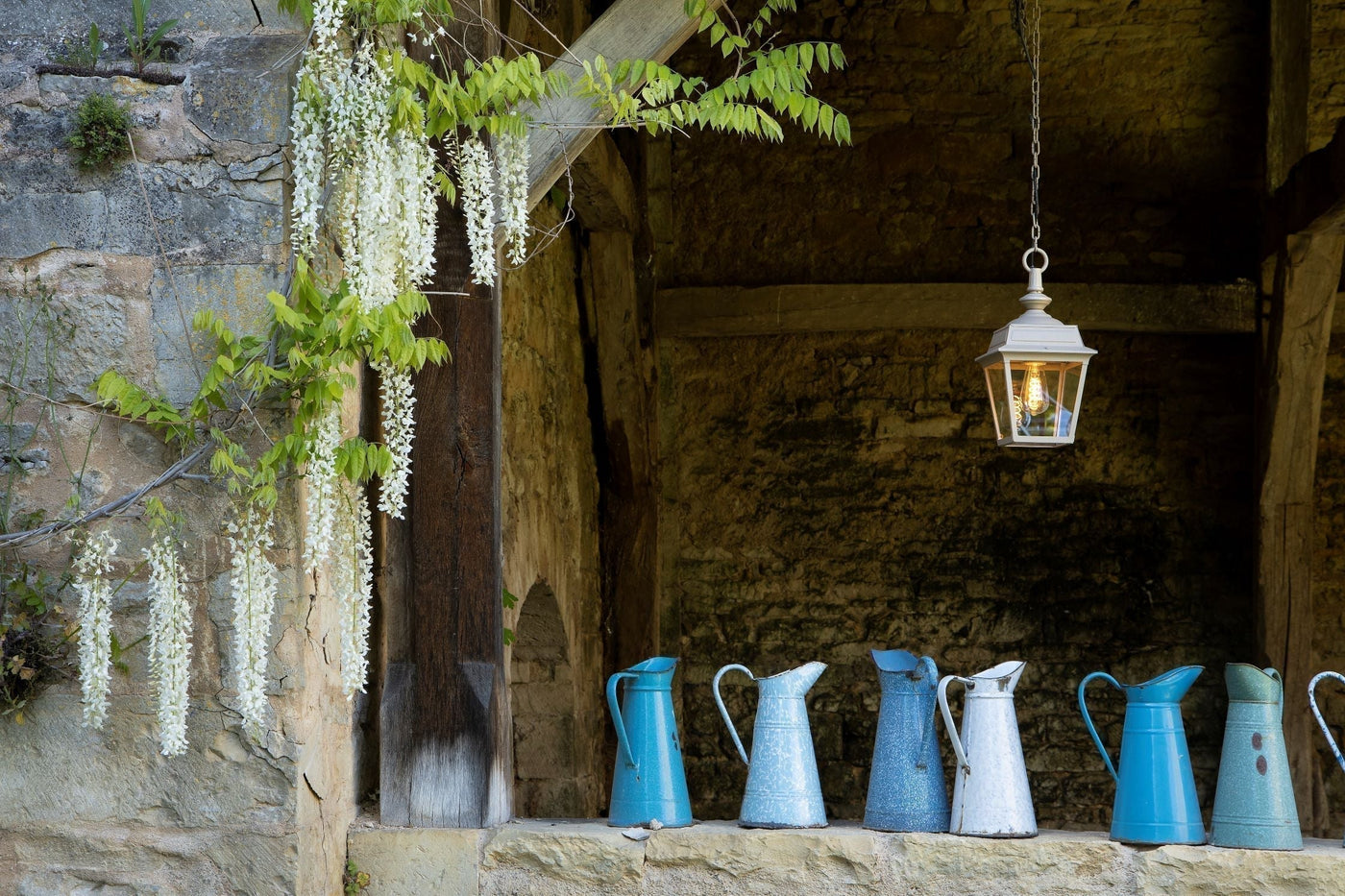 Roger_Pradier_Outdoor_Pendant_Lighting_Lifestyle