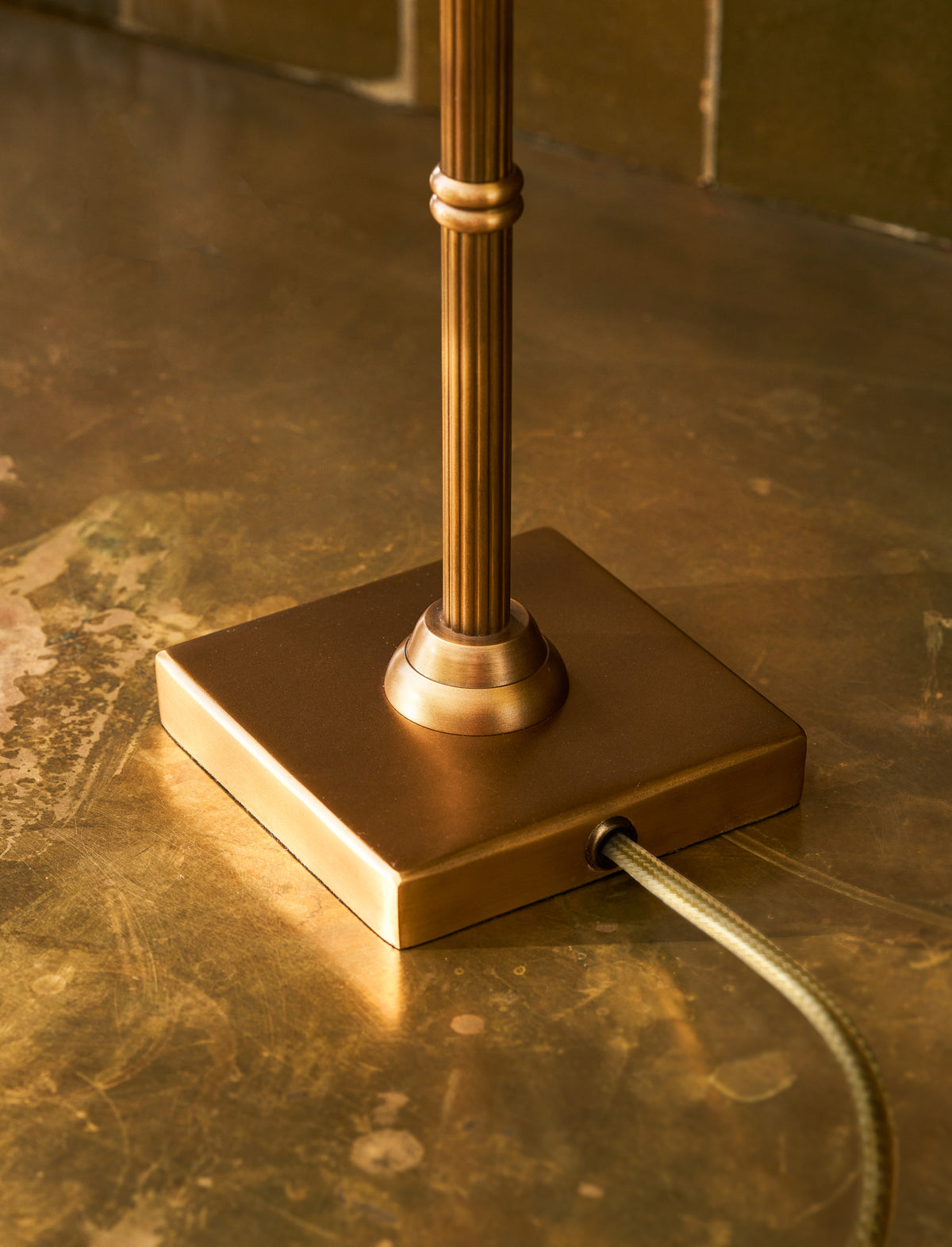 Garden Trading Kelmscot Table Lamp Antique Brass