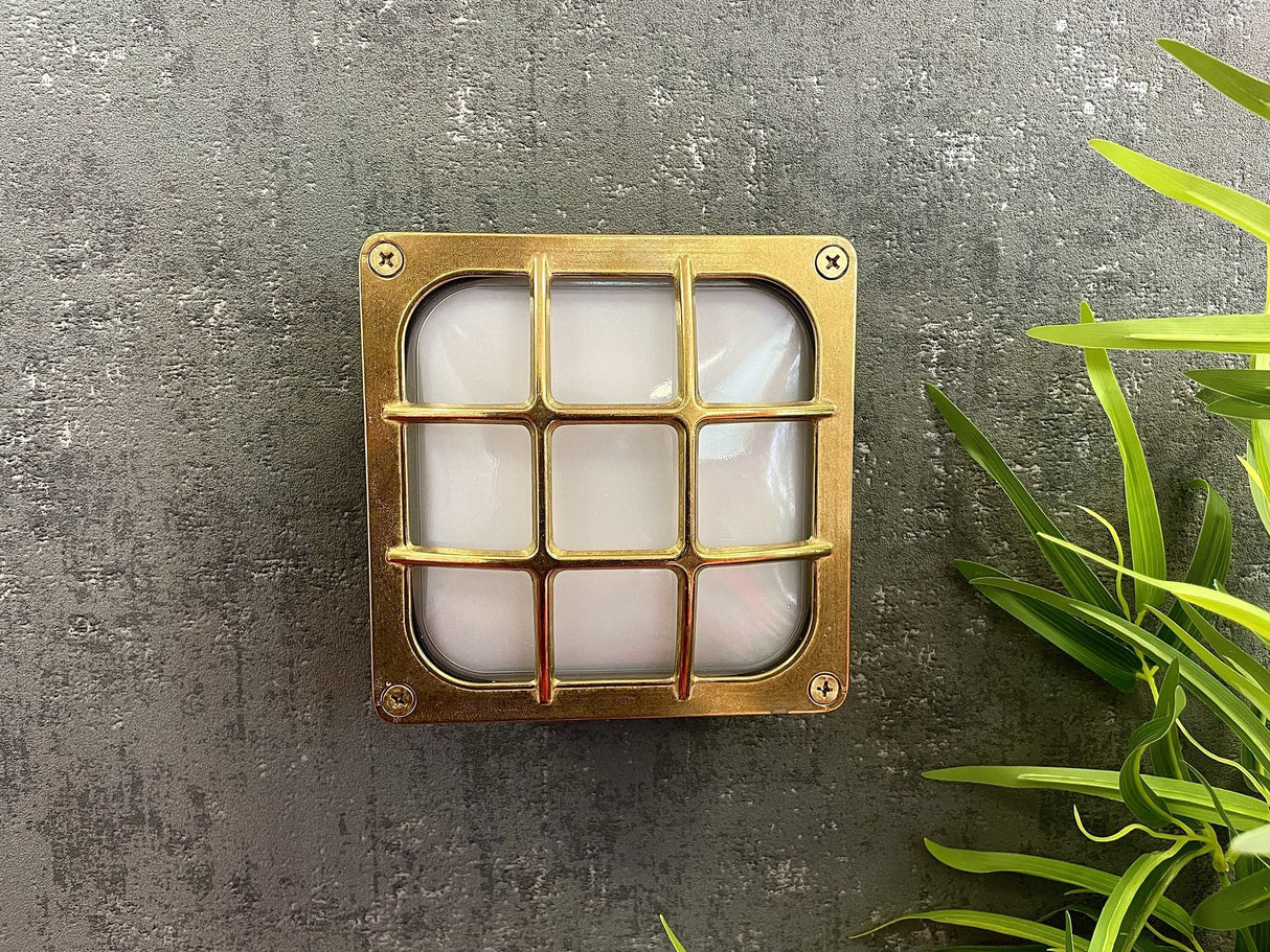 Lampfix Navigator Square Francis Wall Light