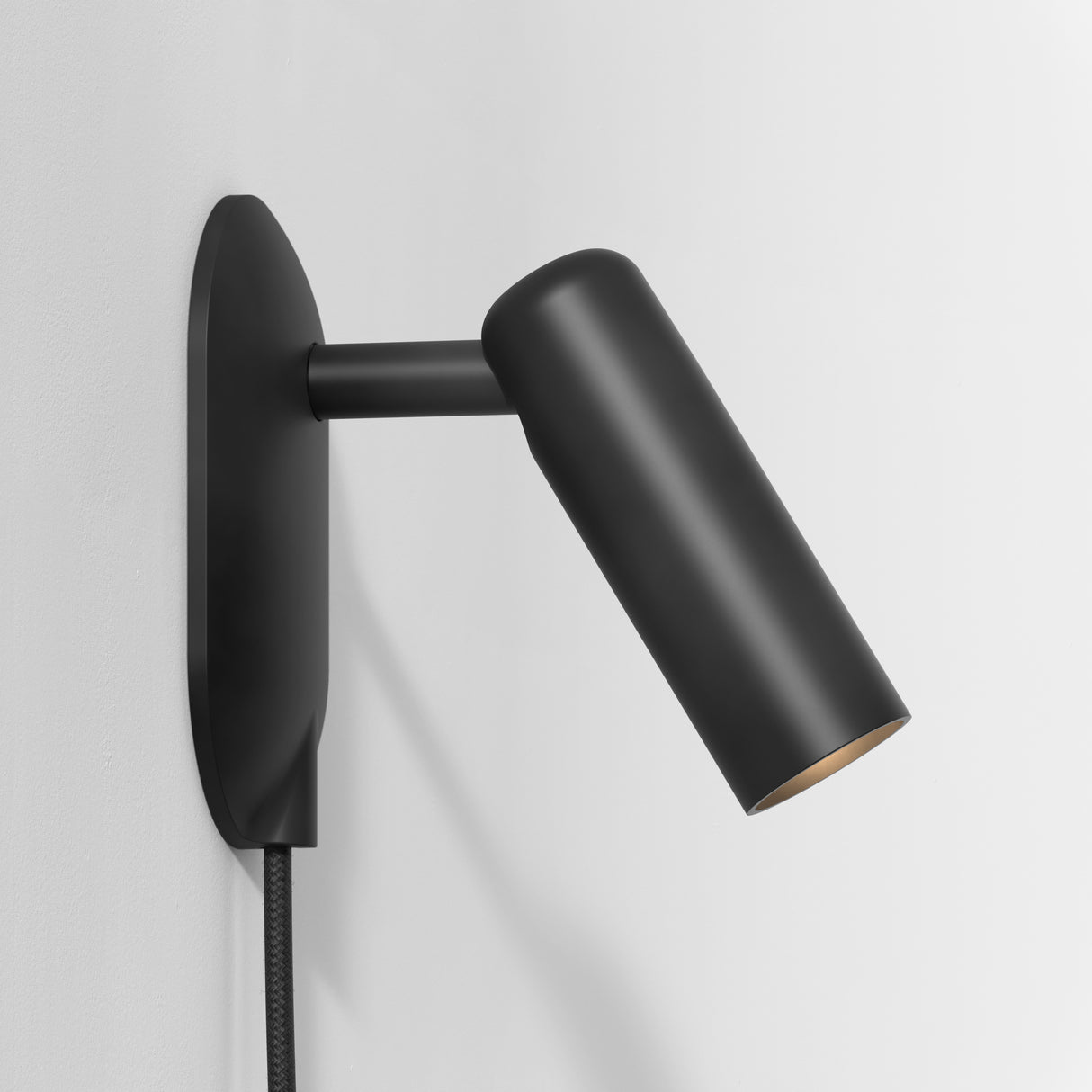 Astro Gio Matt Black Plug-In Reading Light