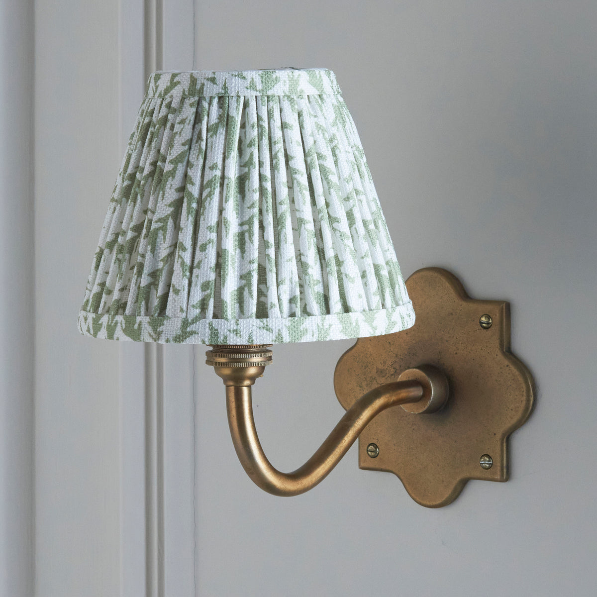 Endon Anvil Curve & Leaf 16cm Wall Antique brass & herb garden green fabric