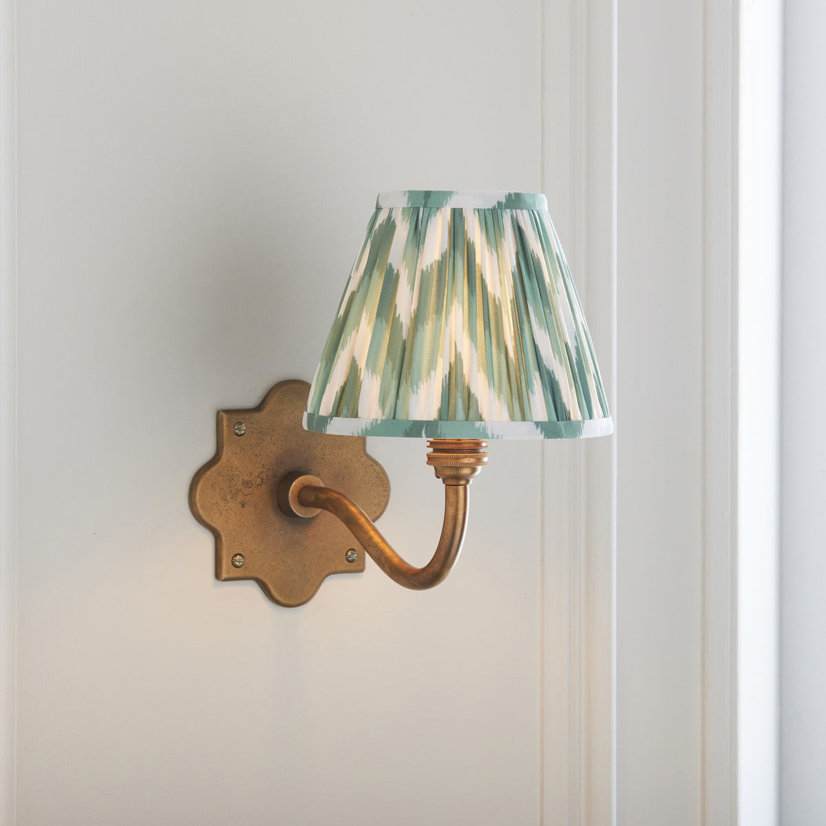 Endon Anvil Curve & Zigzag 16cm Wall Antique brass & cotswold green fabric