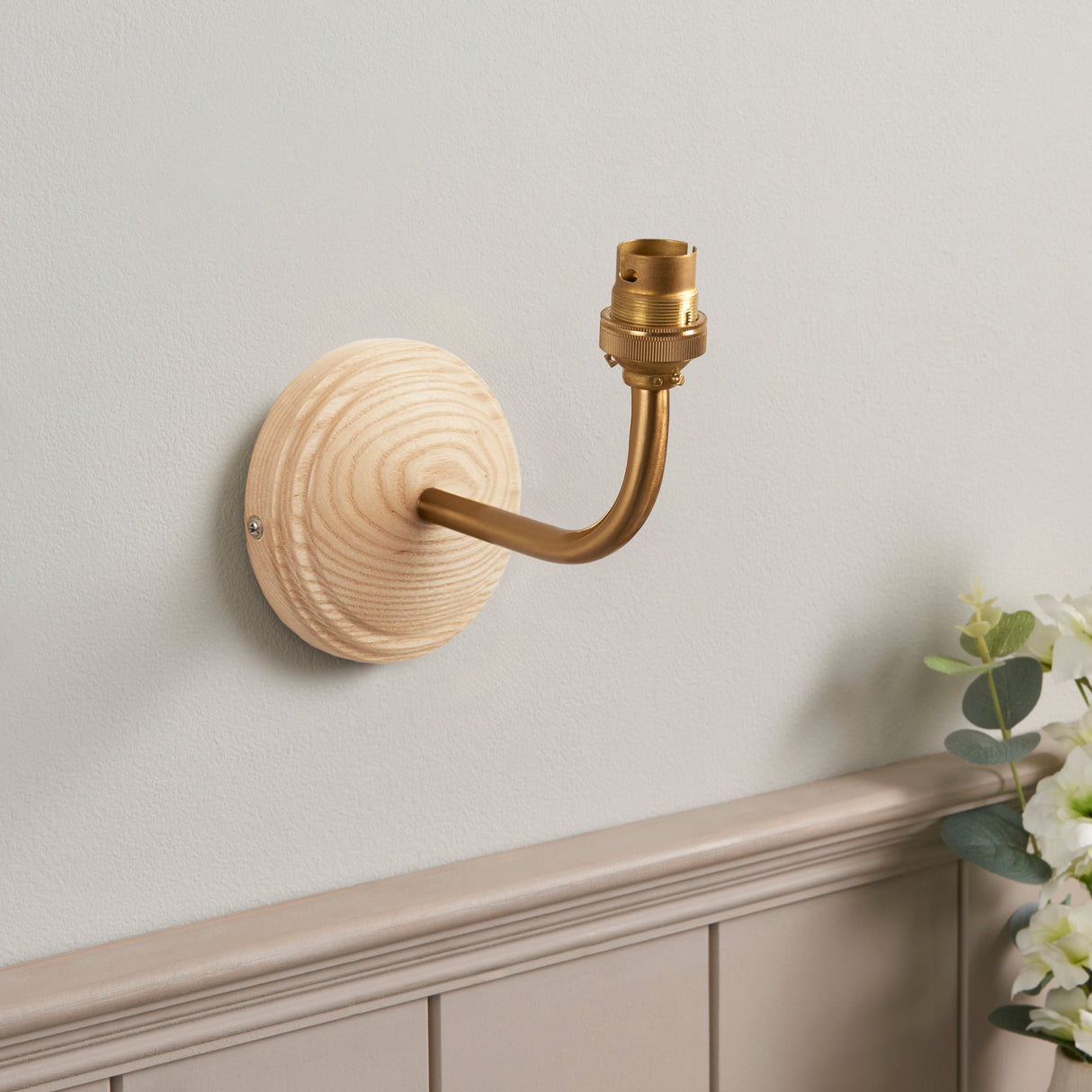 Endon Wood Arc Wall Fitting Ash wood & brushed aged brass plate