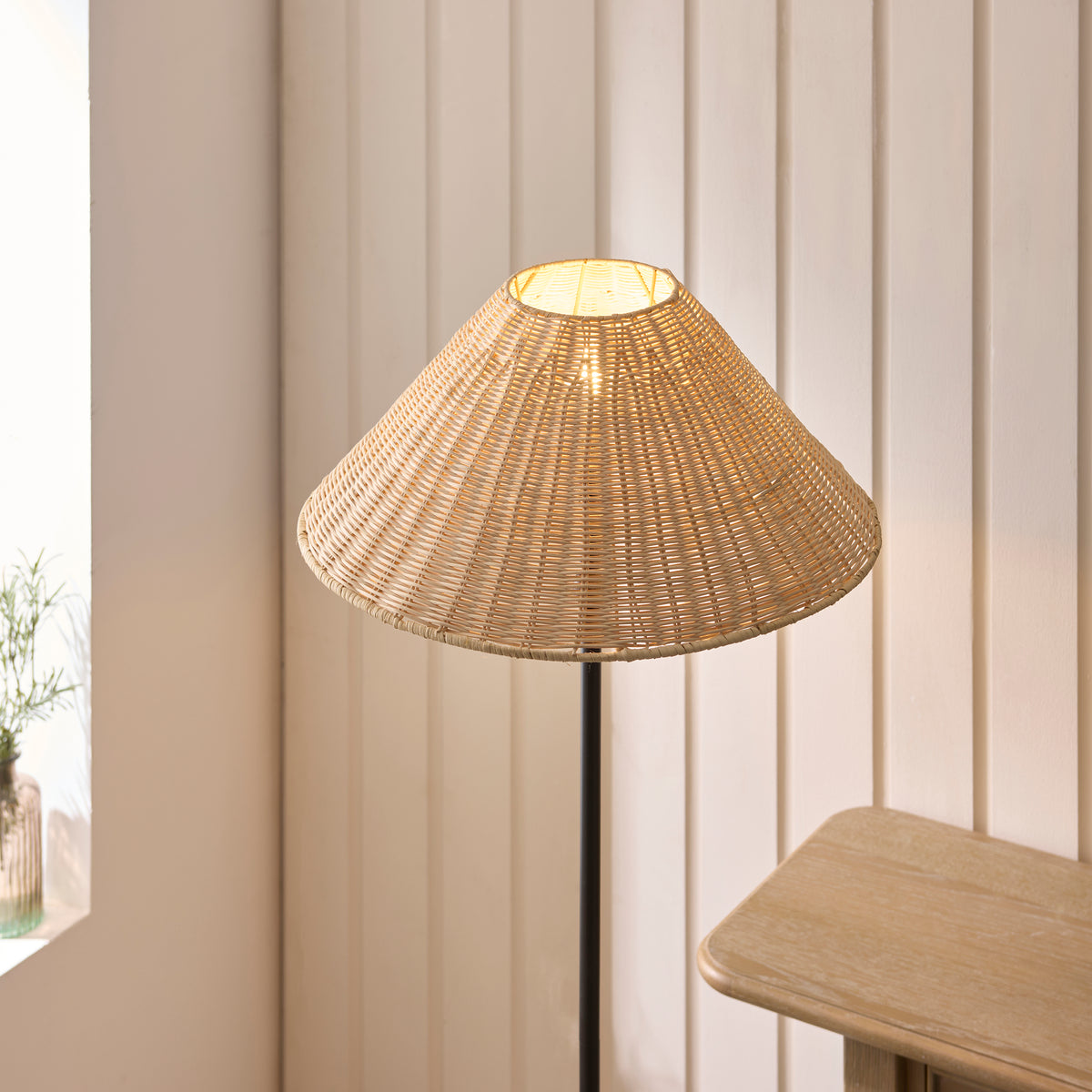 Endon Jericho Floor Matt black & natural rattan