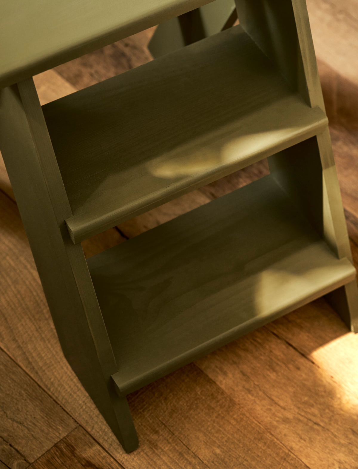 Garden Trading Classic Step Stool Spruce Wood, Olive Finish