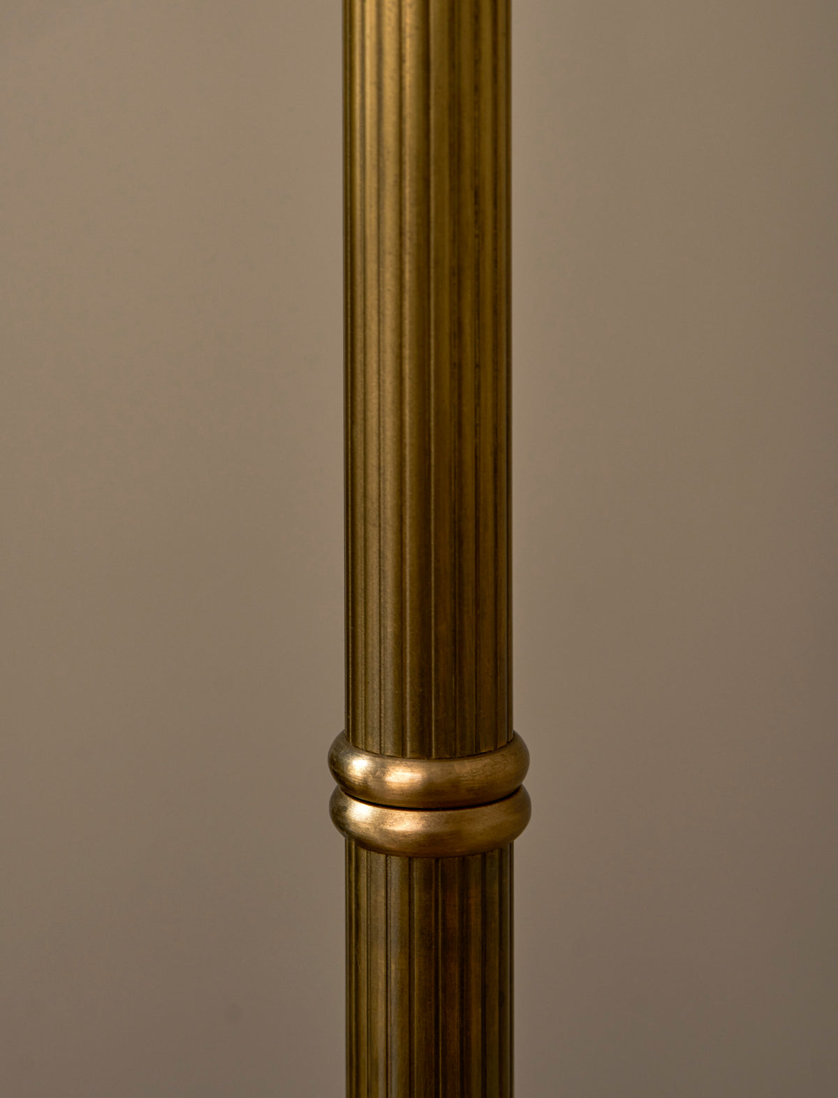 Garden Trading Kelmscot Floor Lamp With Linen Shade Antique Brass Finish