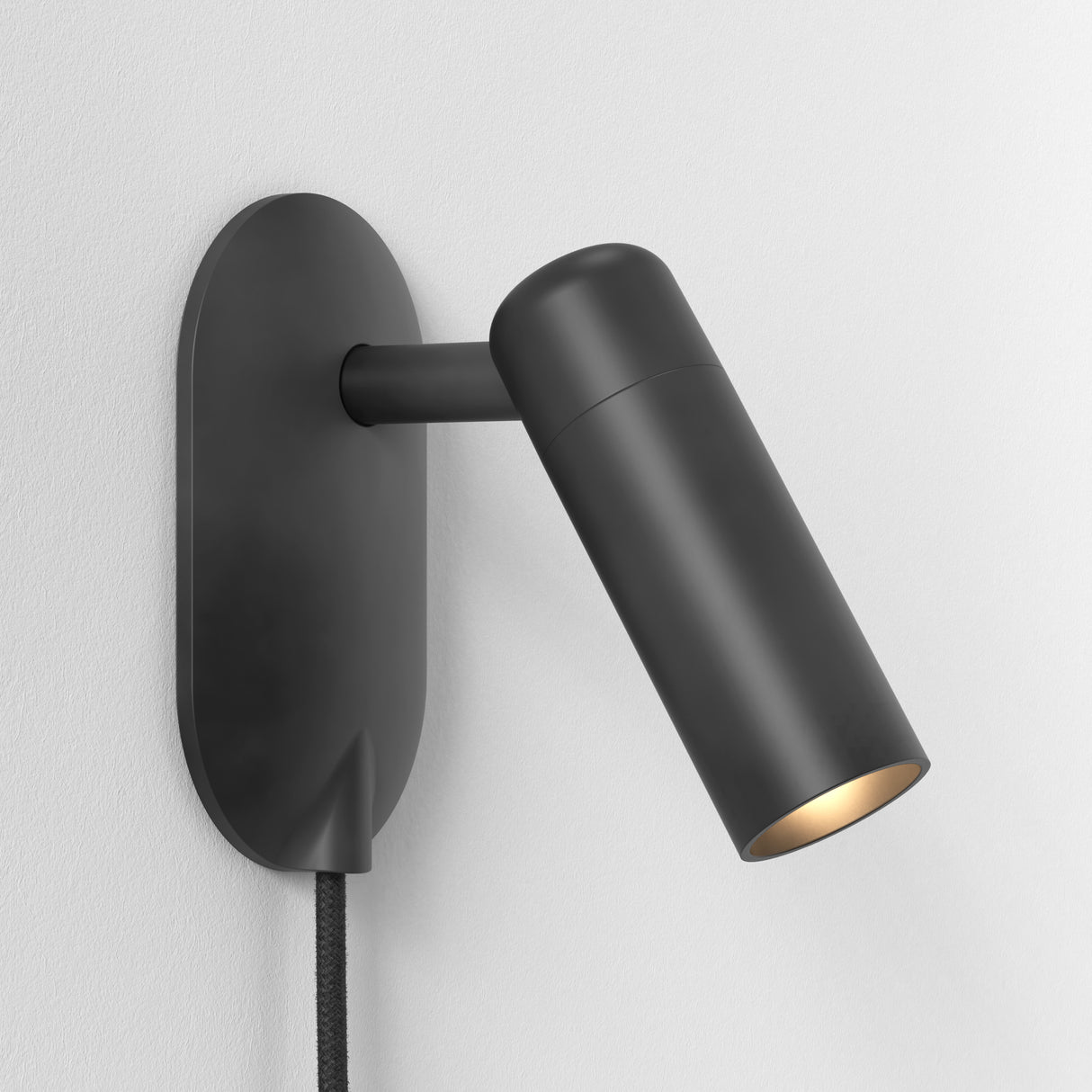 Astro Gio Matt Black Plug-In Reading Light