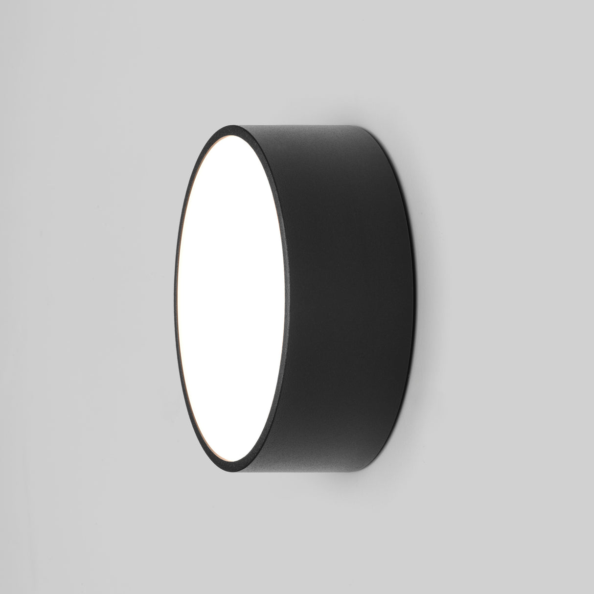 Astro Kea 150 Round Textured Black Outdoor Wall/Ceiling