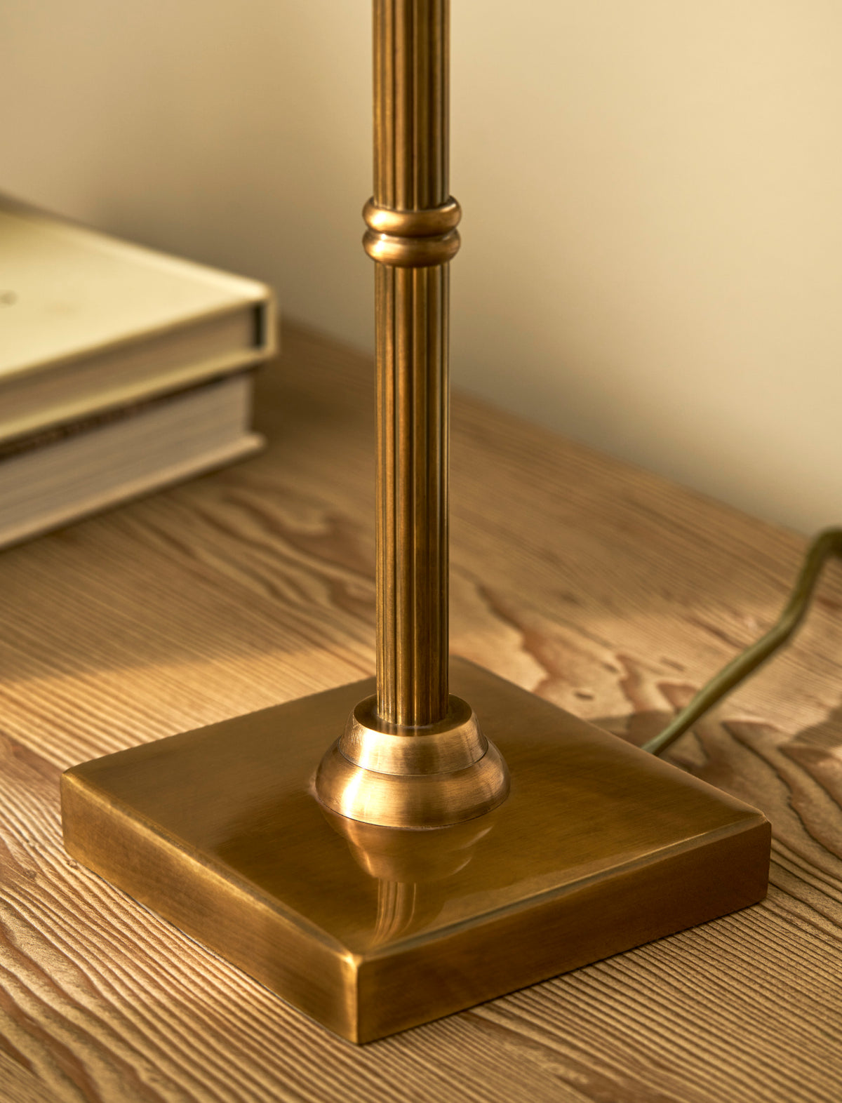 Garden Trading Kelmscot Table Lamp with Linen Shade Antique Brass