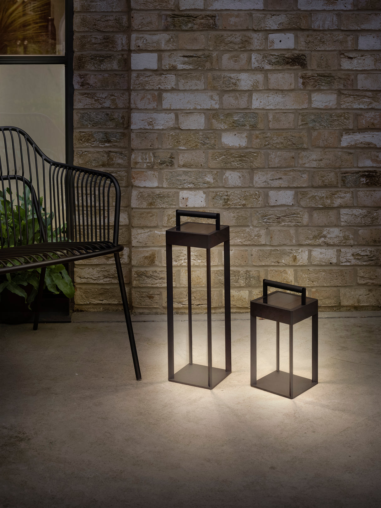 Astro Kuro 450 Textured Black Outdoor Portable Light