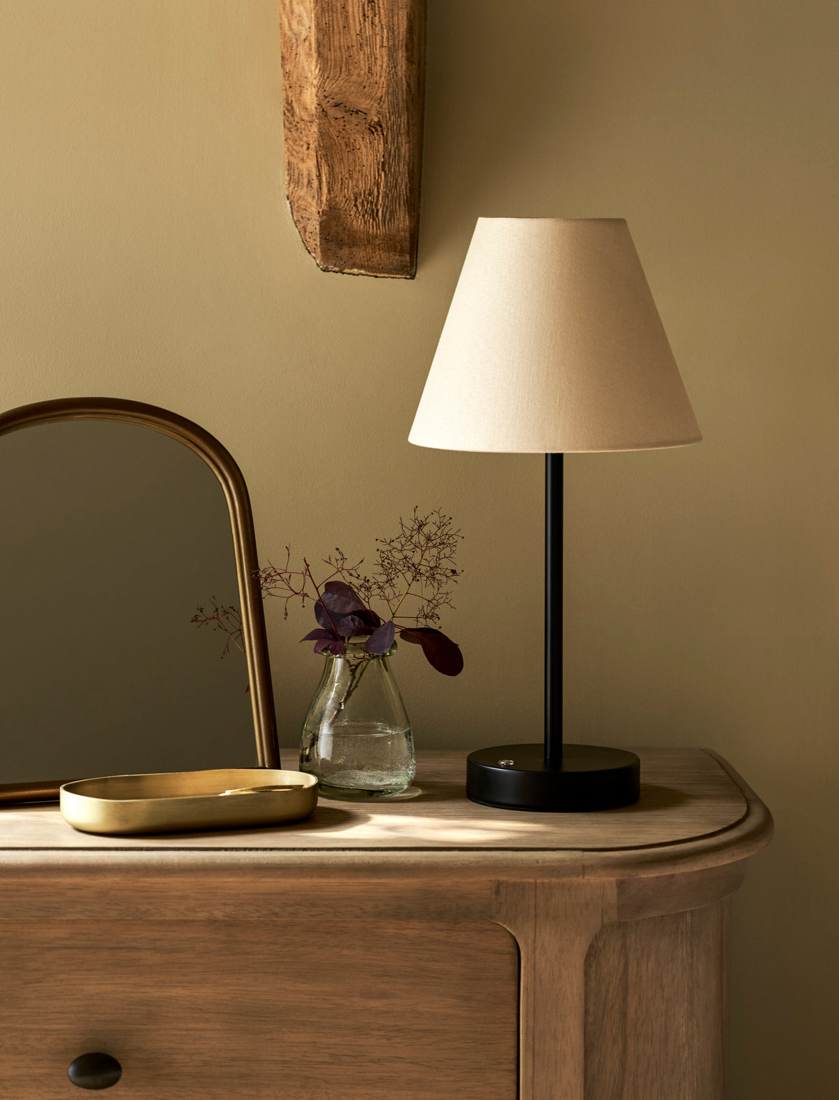 Garden Trading Burleigh Iron Rechargeable USB Table Lamp With Linen Shade