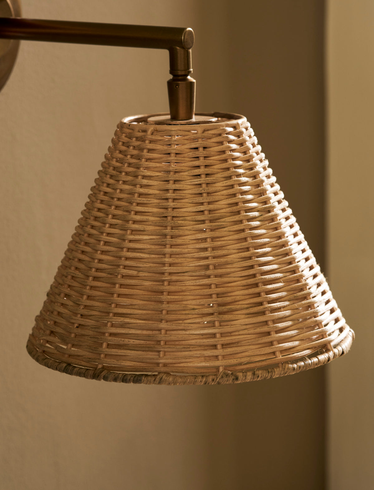 Garden Trading Hatherley Wall Light With Rattan Shade & Antique Brass