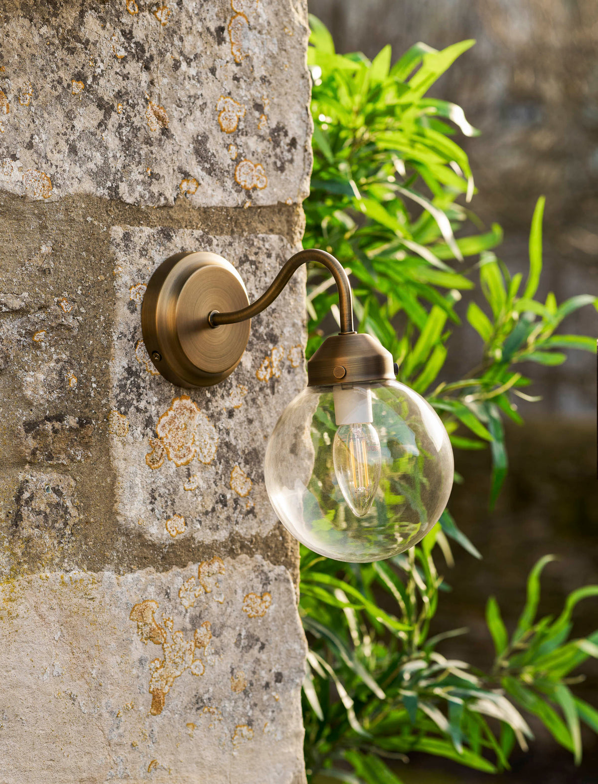 Garden Trading Everleigh Wall Light Antique Brass Finish