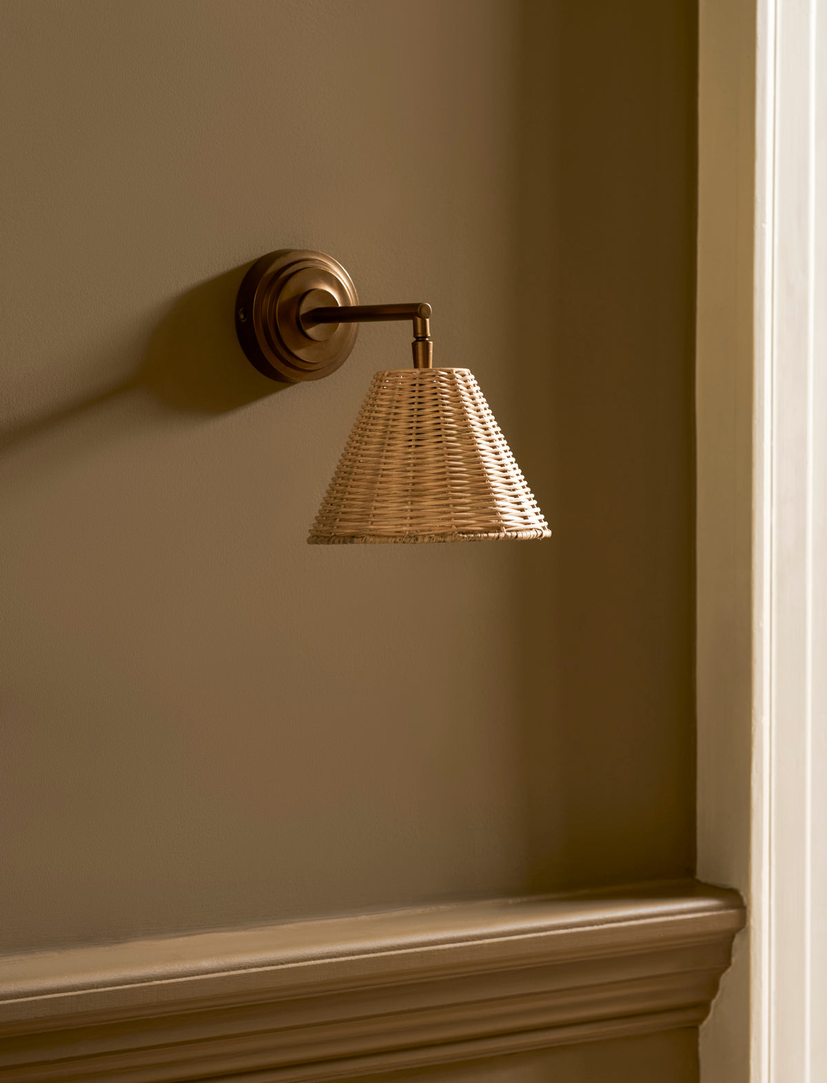 Garden Trading Hatherley Wall Light With Rattan Shade & Antique Brass