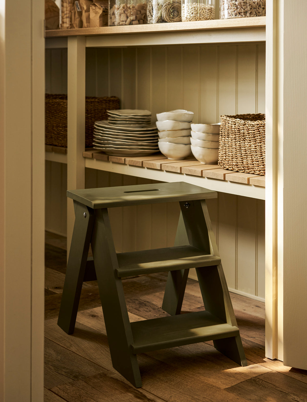 Garden Trading Classic Step Stool Spruce Wood, Olive Finish