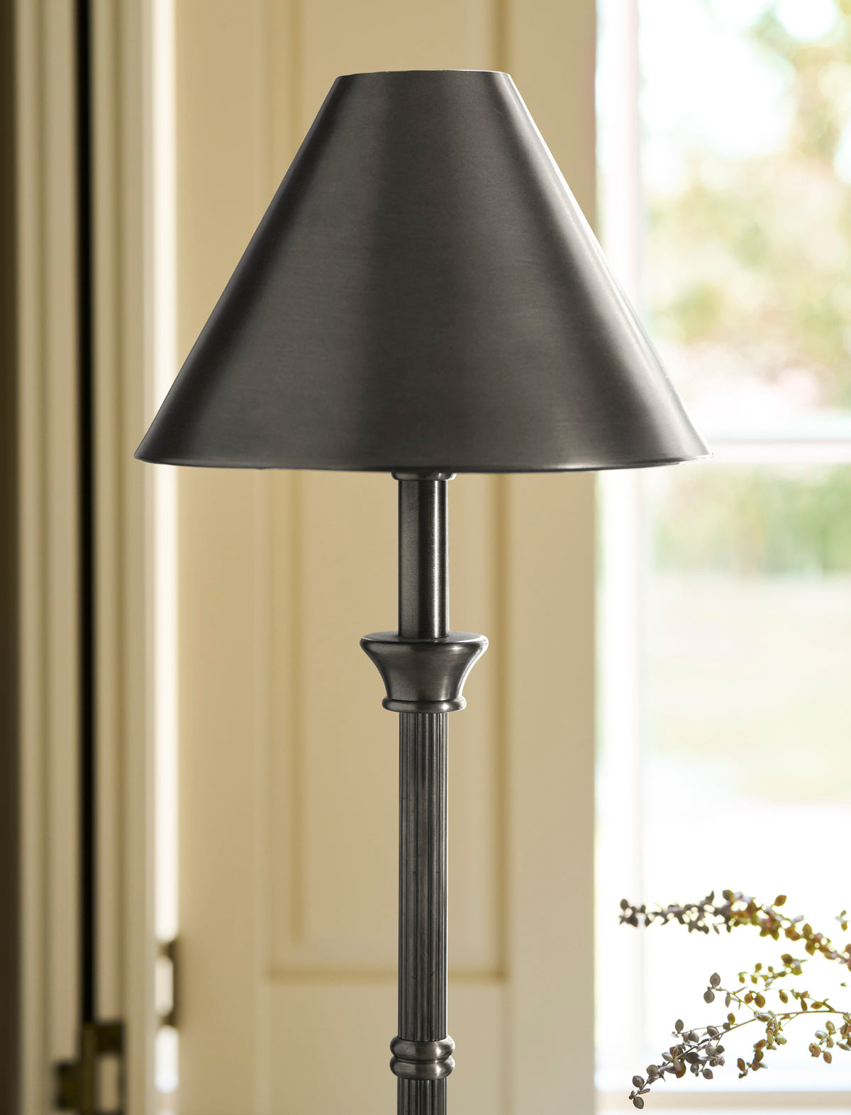 Garden Trading Kelmscot Table Lamp Brushed Nickel
