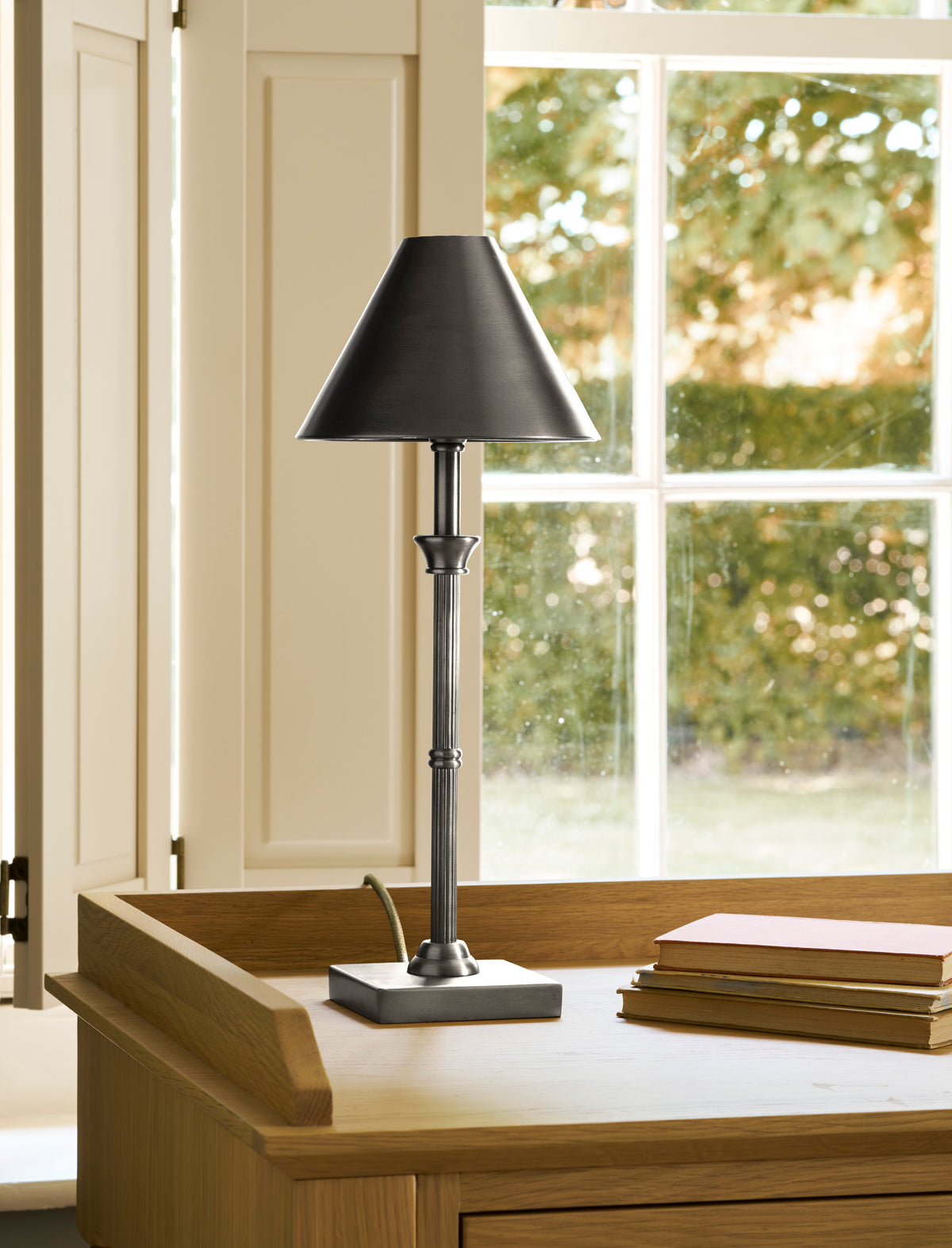 Garden Trading Kelmscot Table Lamp Brushed Nickel
