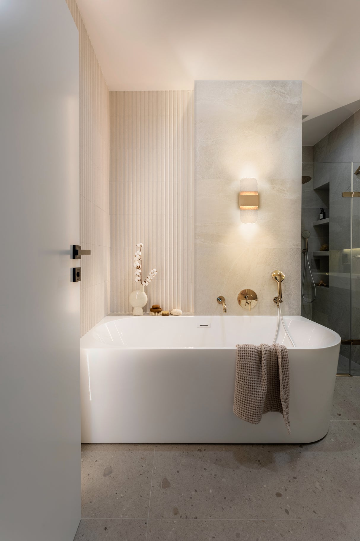 Franklite Frost Bathroom Wall Light Large