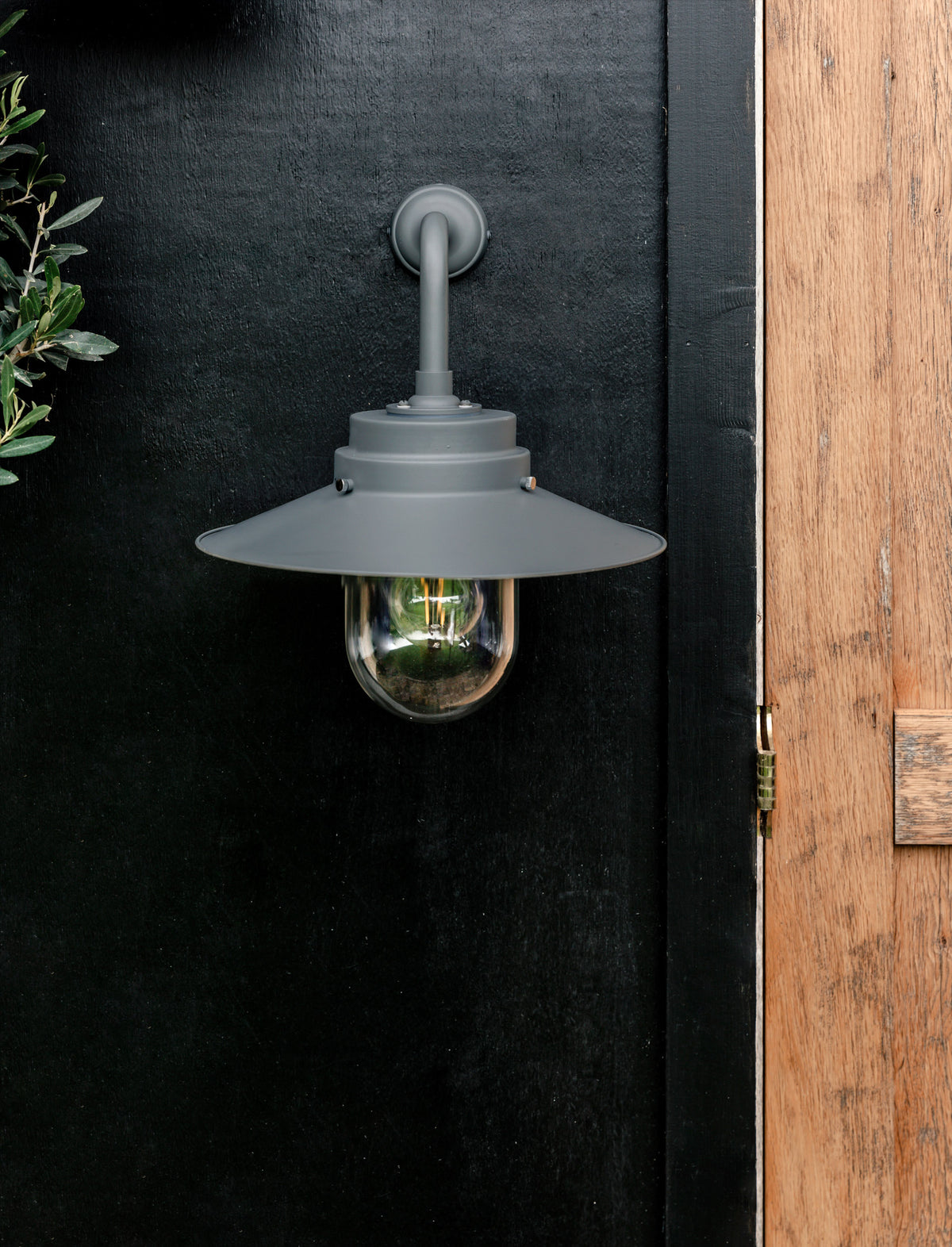 Garden Trading Semington Wall Light Charcoal