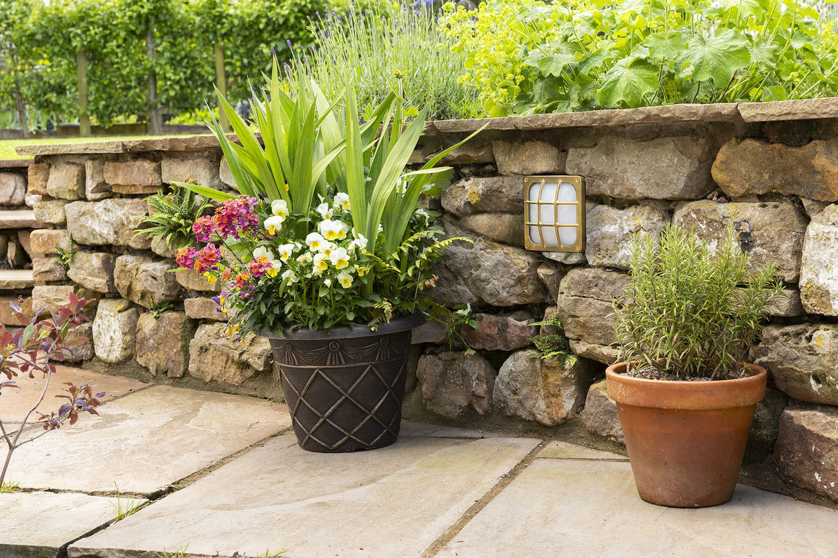 Lampfix Navigator Square Francis Wall Light