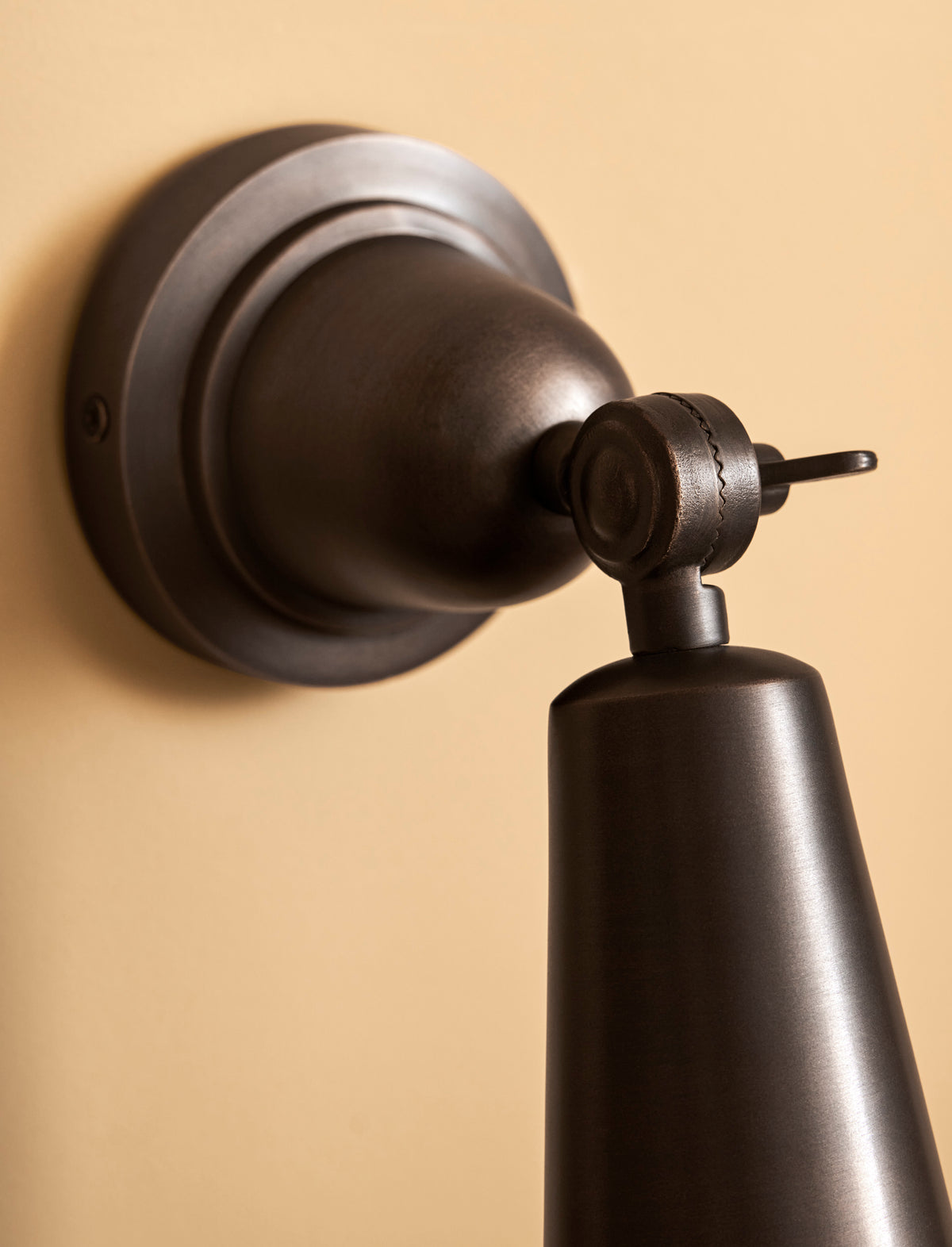 Garden Trading Longborough Wall Light Antique Bronze Finish