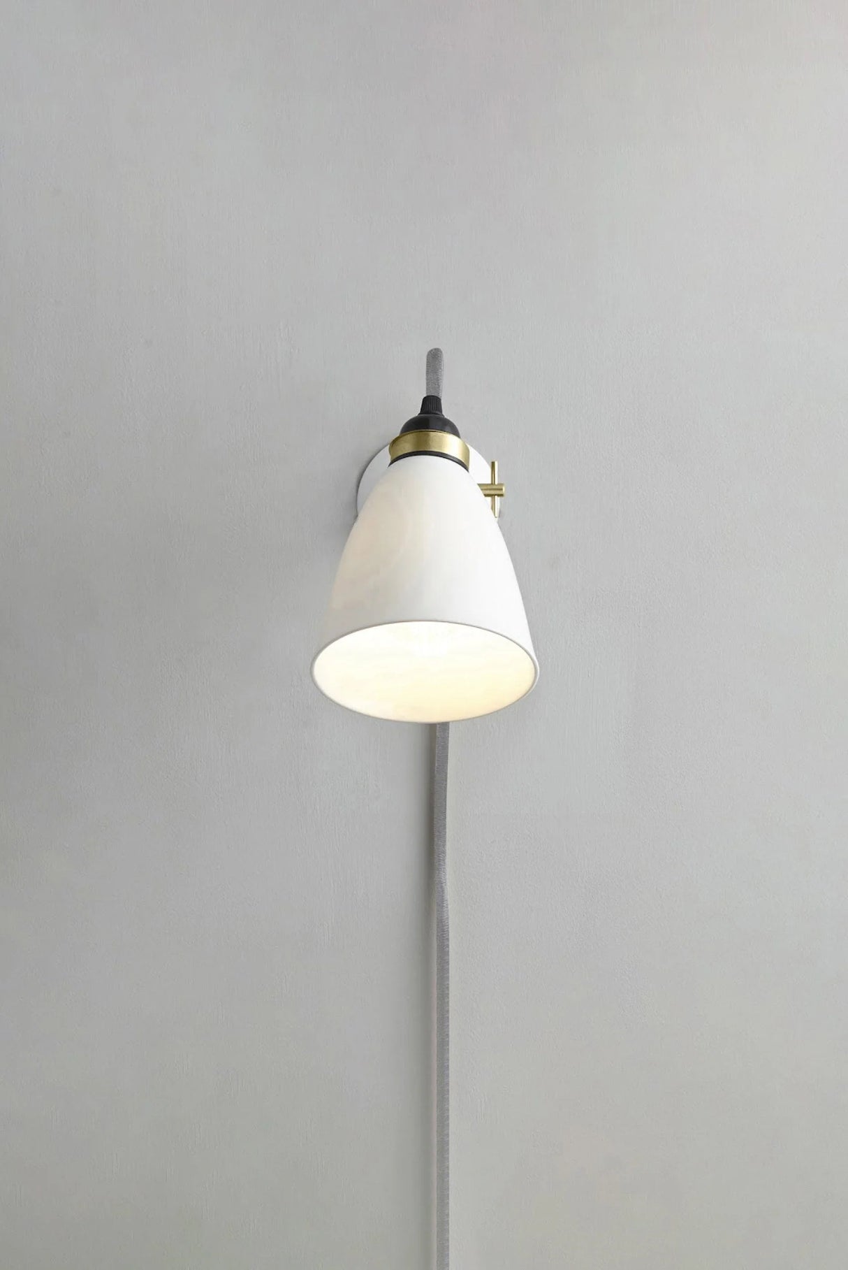 Original BTC Hector 30 Wall Light PSC (Plug, Switch & Grey Cable)