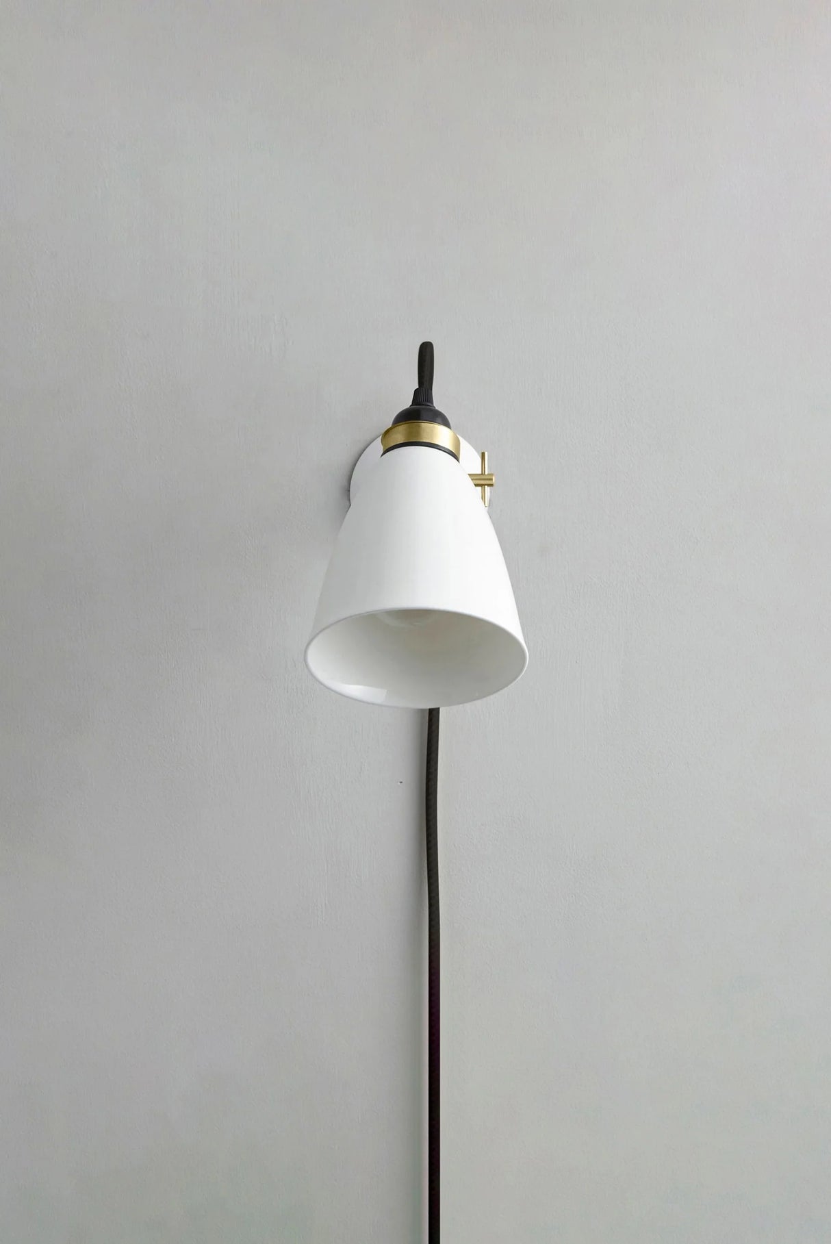 Original BTC Hector 30 Wall Light PSC (Plug, Switch & Black Cable)