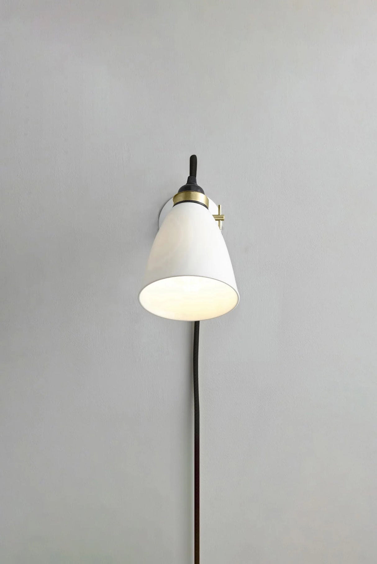 Original BTC Hector 30 Wall Light PSC (Plug, Switch & Black Cable)