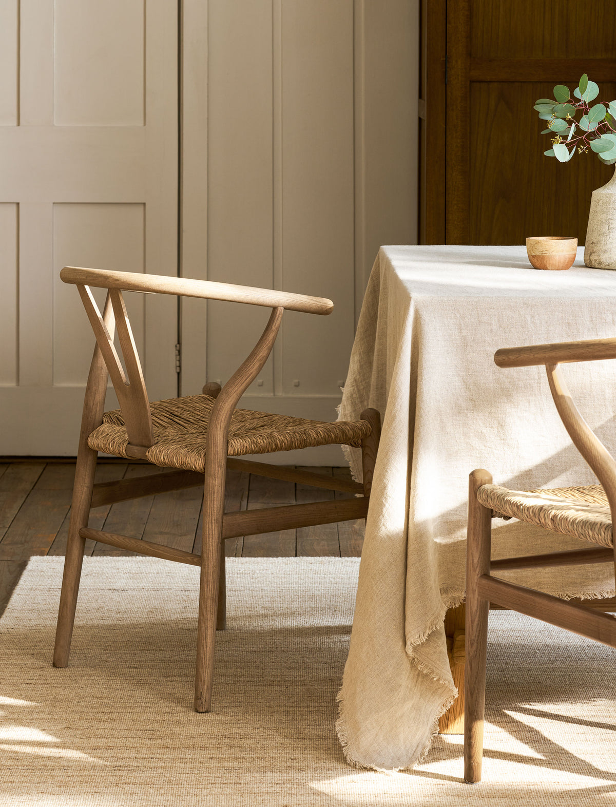 Garden Trading Chilthorne Wishbone Dining Chair - Ash Wood, Lime Wash, Set of 2