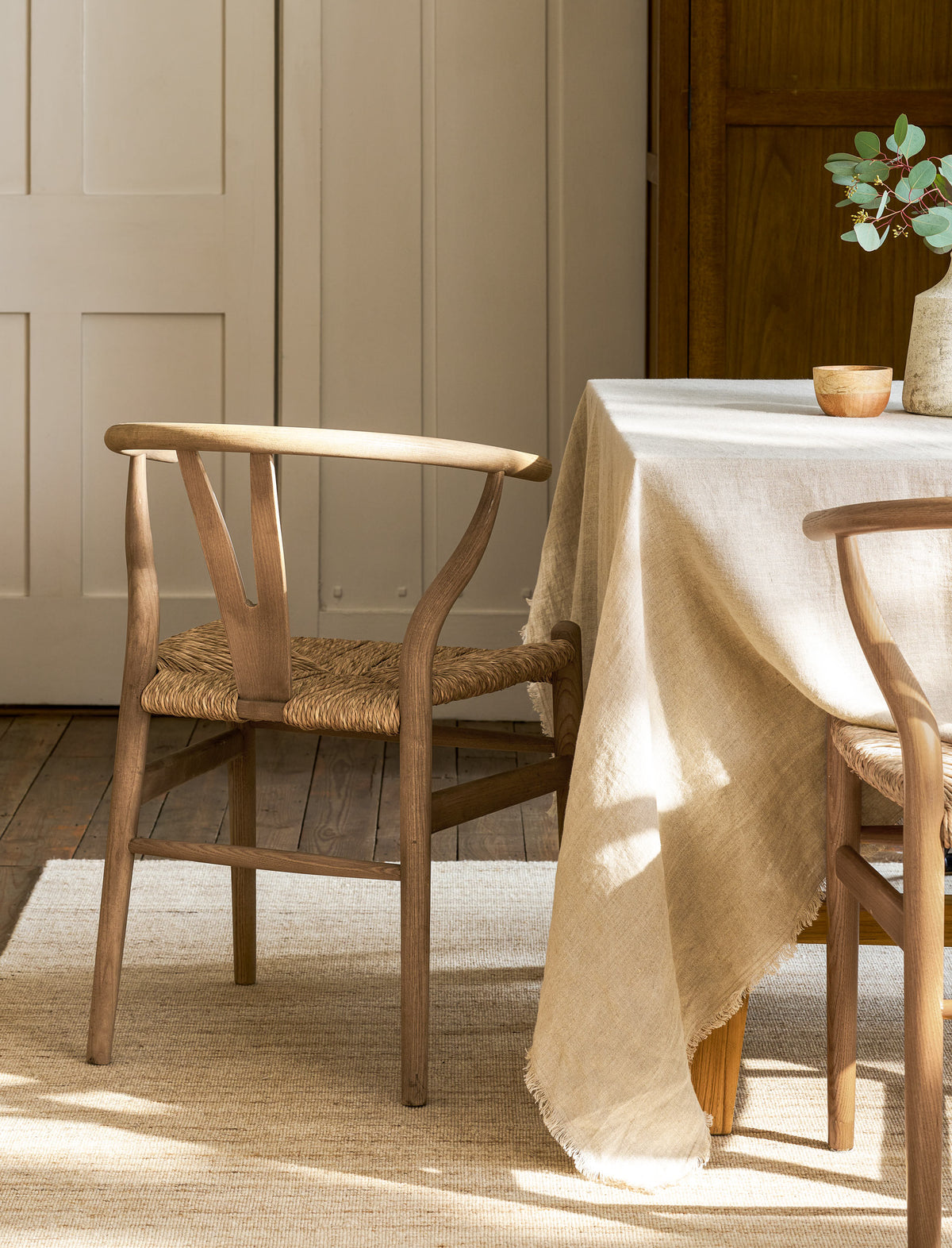 Garden Trading Chilthorne Wishbone Dining Chair - Ash Wood, Lime Wash, Set of 2