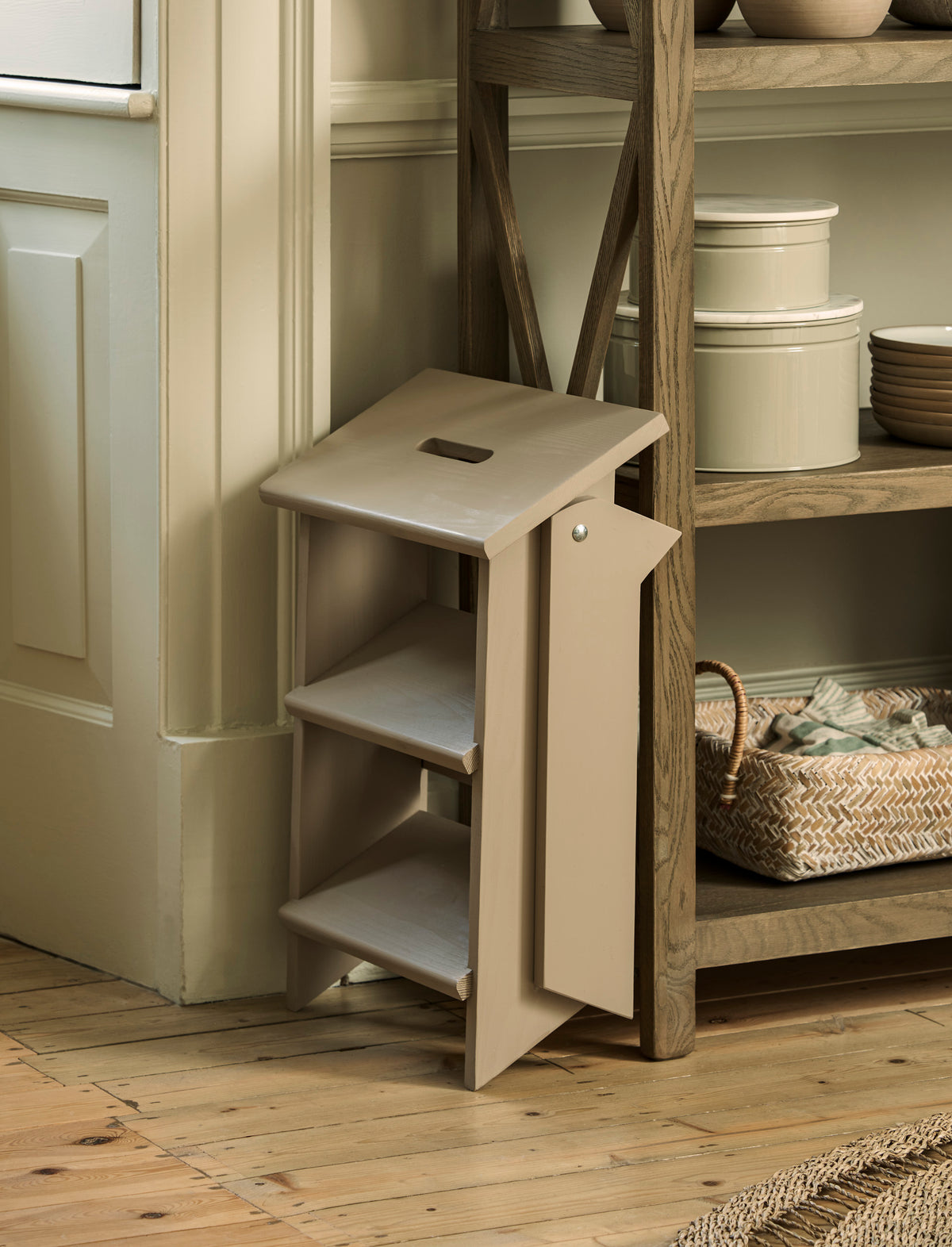 Garden Trading Classic Step Stool Spruce Wood, Truffle Finish