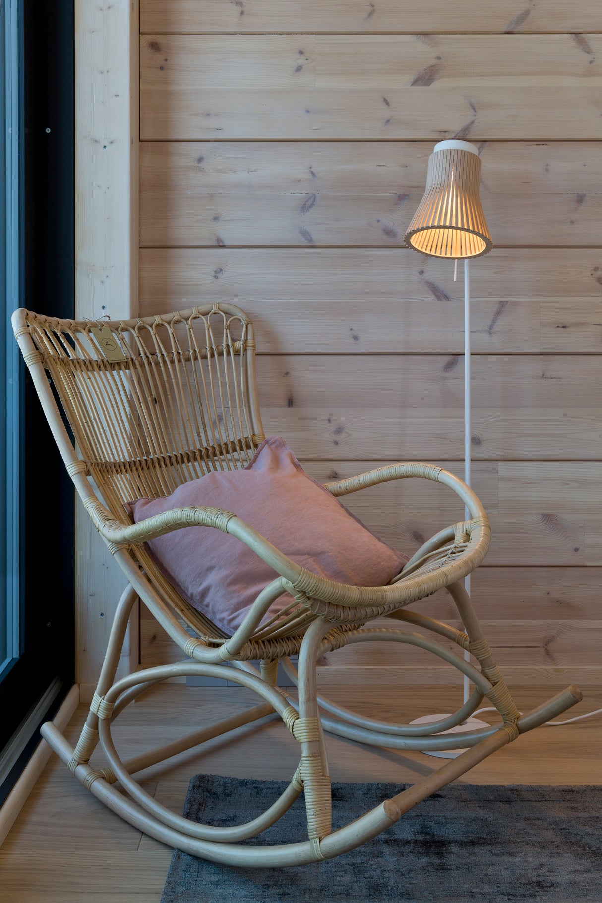Secto Petite 4610 Floor Lamp