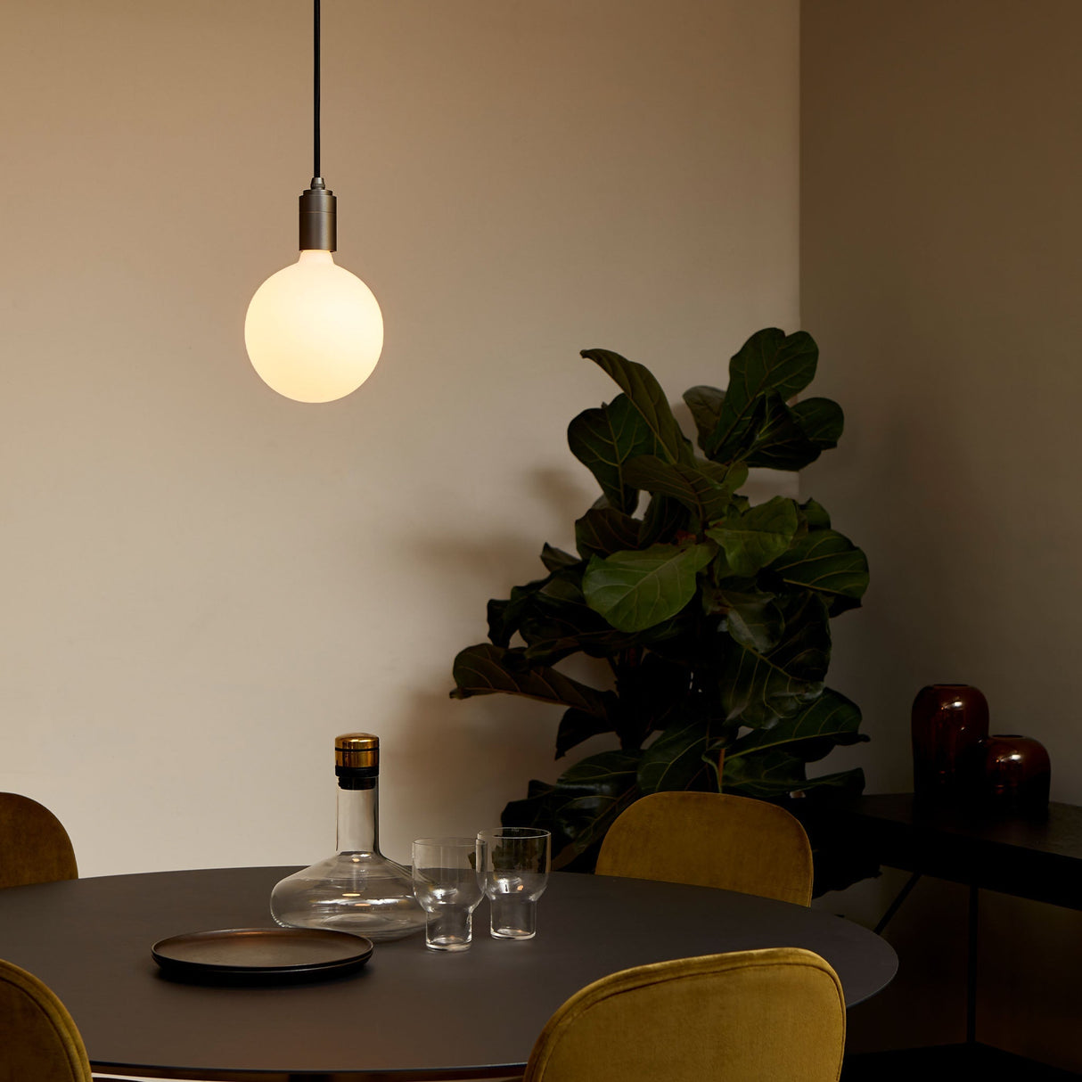 Tala Sphere IV Pendant Set Graphite