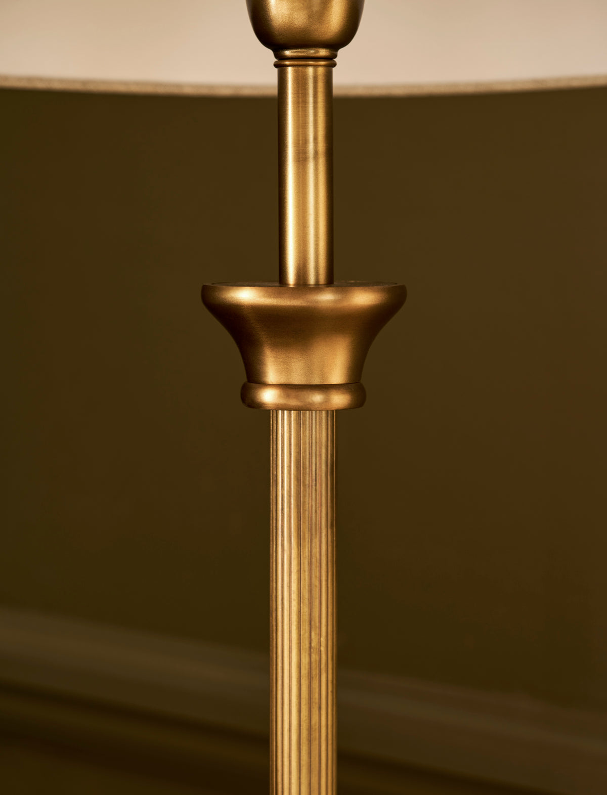 Garden Trading Kelmscot Floor Lamp With Linen Shade Antique Bronze Finish