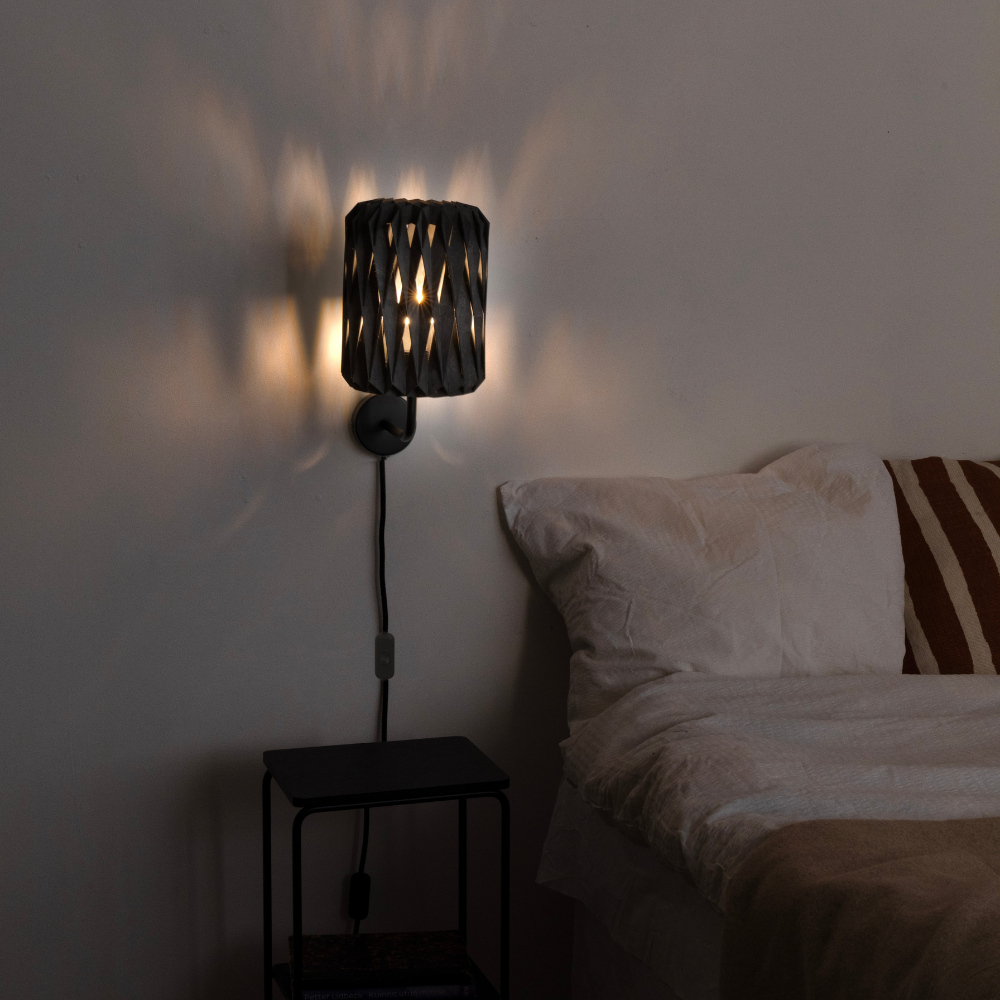 Pilke Signature Arm Wall Light Black