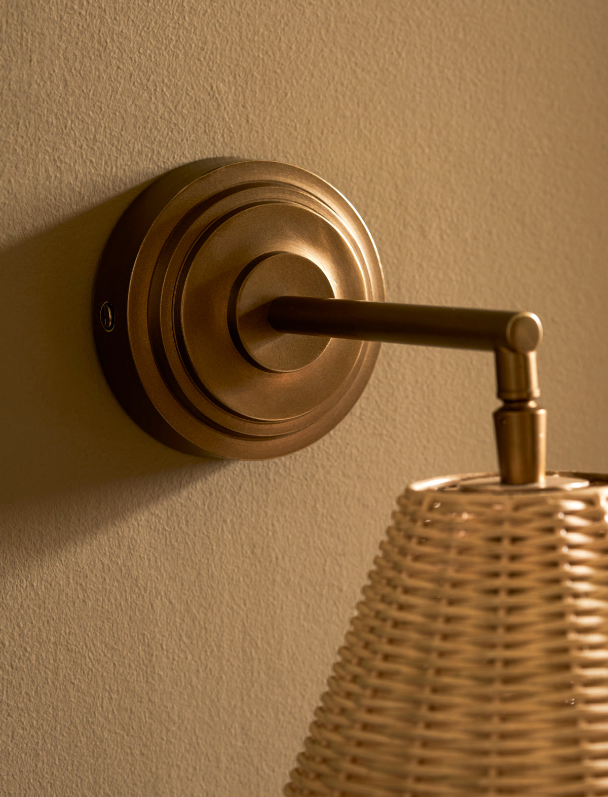 Garden Trading Hatherley Wall Light With Rattan Shade & Antique Brass