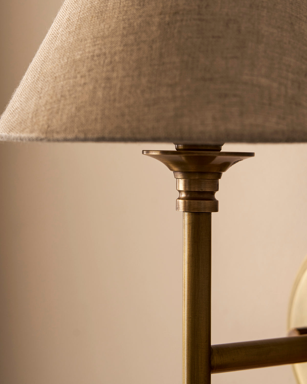 Garden Trading Kelmscot Wall Light with Linen Shade Antique Brass Finish