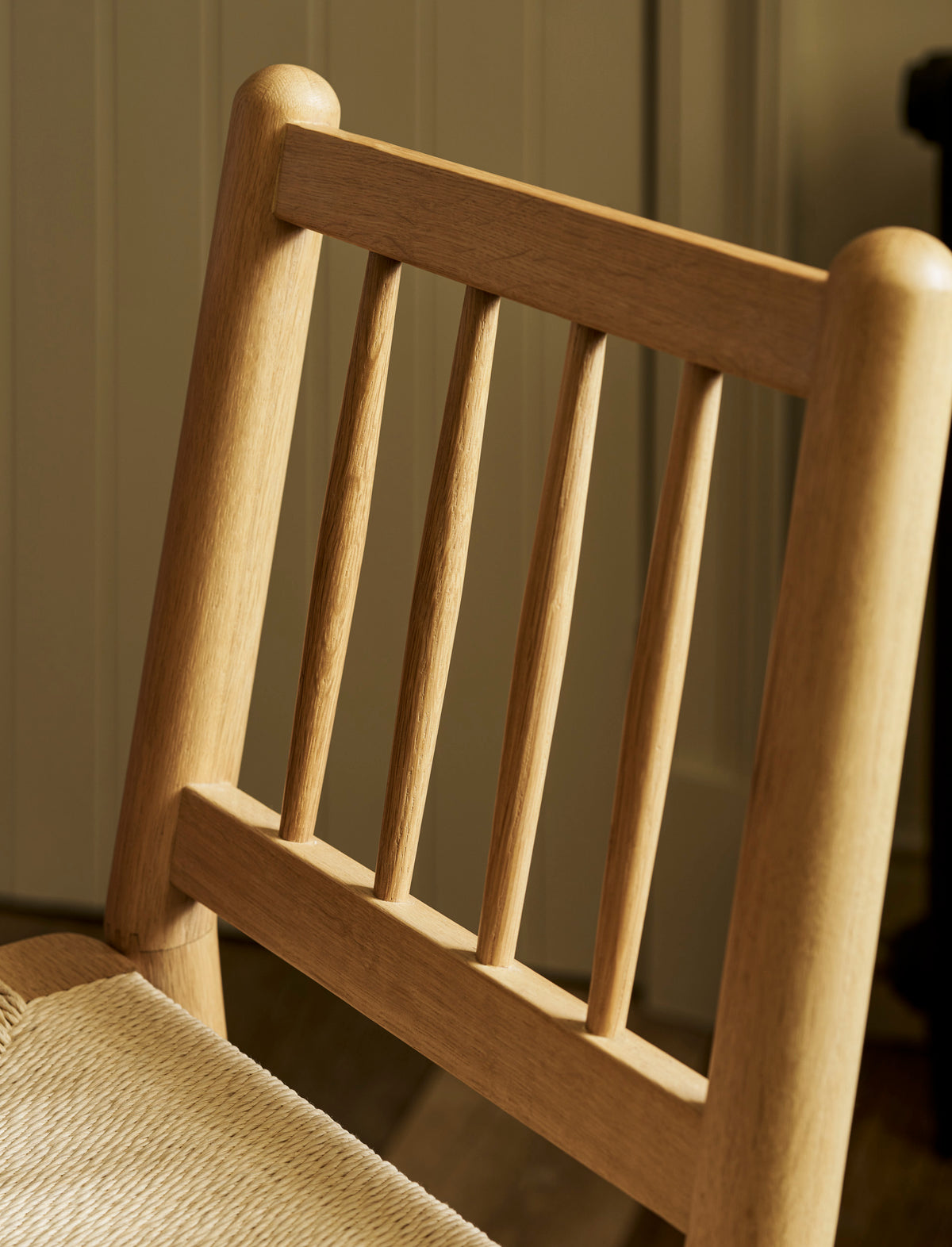 Garden Trading Longworth Spindle Back Bar Stool Oak Wood, Natural