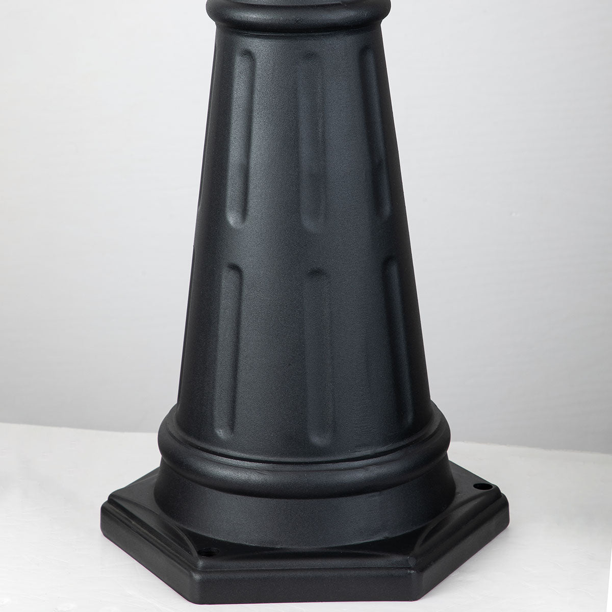 Elstead Chicago 1 Light Single Head Lamp Post