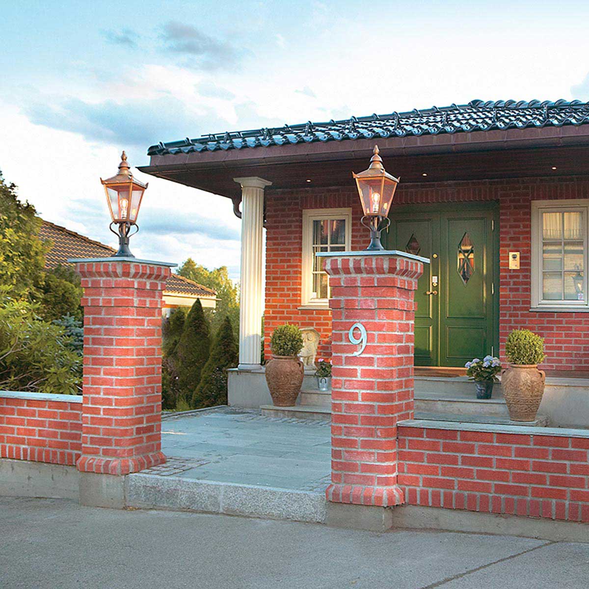 Norlys Chelsea 1 Light Pedestal Lantern