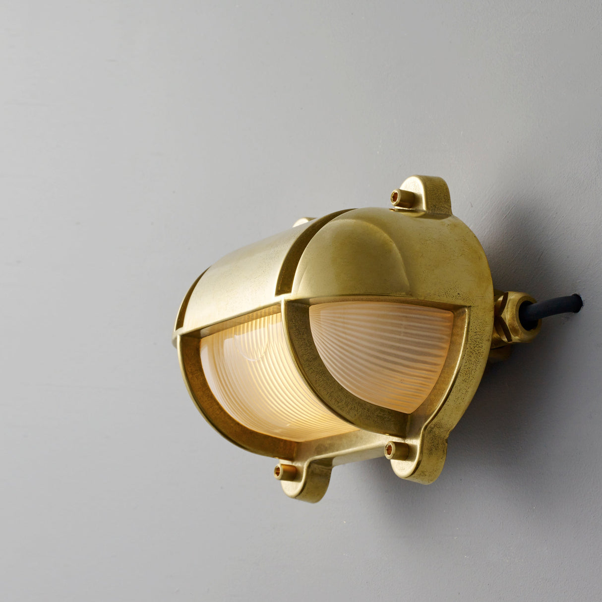 Davey Lighting Oval Brass Bulkhead 7436 – from Amos Lighting + Home