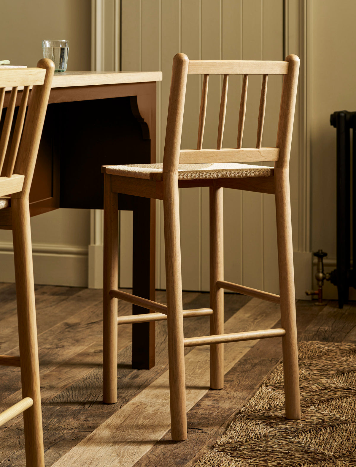 Garden Trading Longworth Spindle Back Bar Stool Oak Wood, Natural