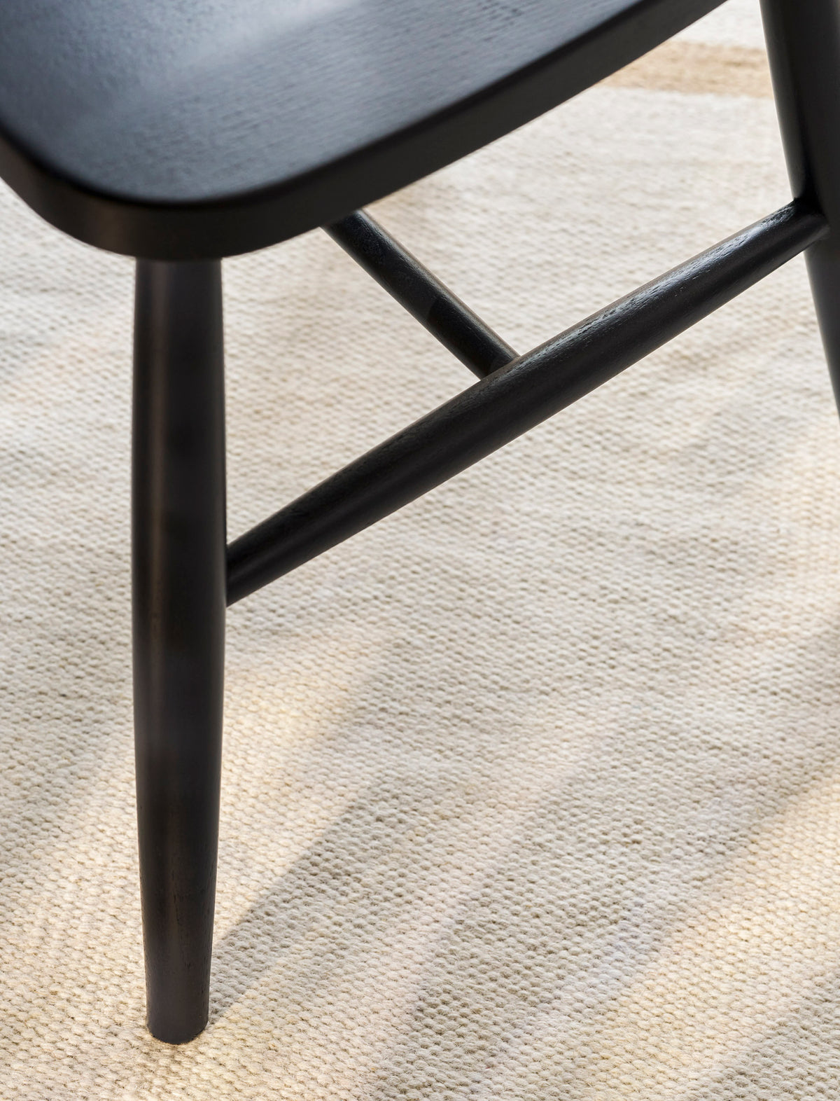 Garden Trading Spindle Back Chair Beech Wood, Carbon Black, Set of 2