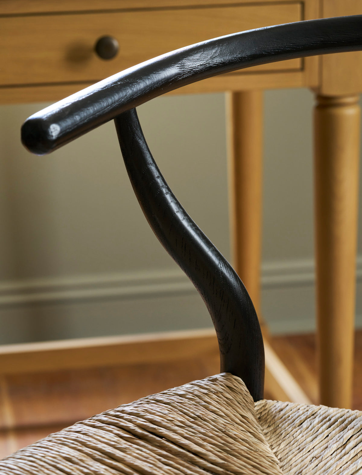Garden Trading Chilthorne Wishbone Dining Chair Ash Wood, Black, Set of 2