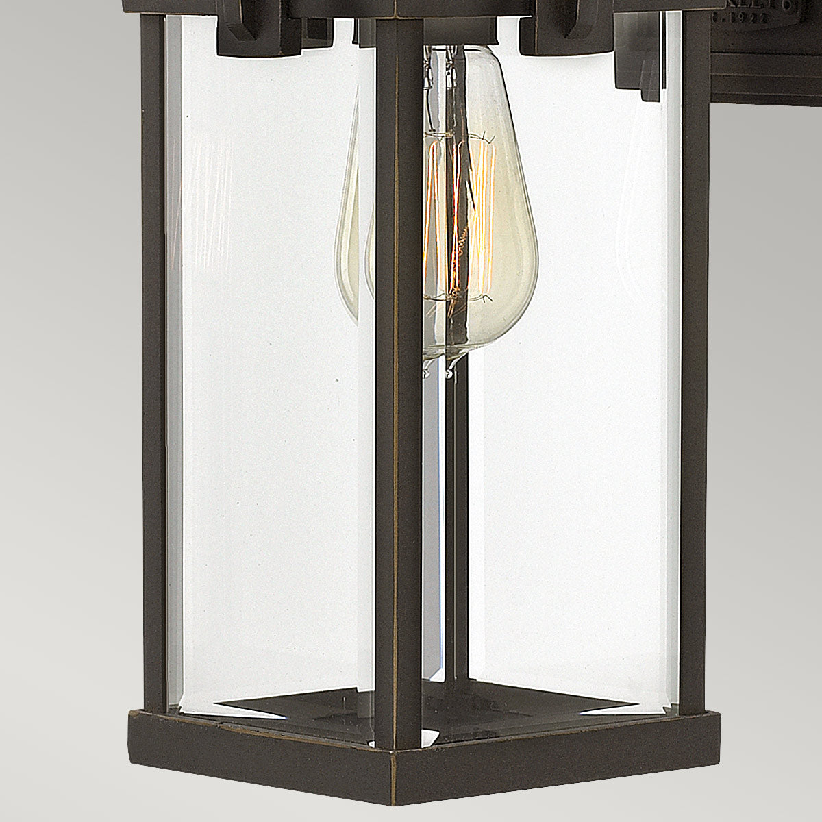 Hinkley Manhattan 1 Light Medium Wall Lantern