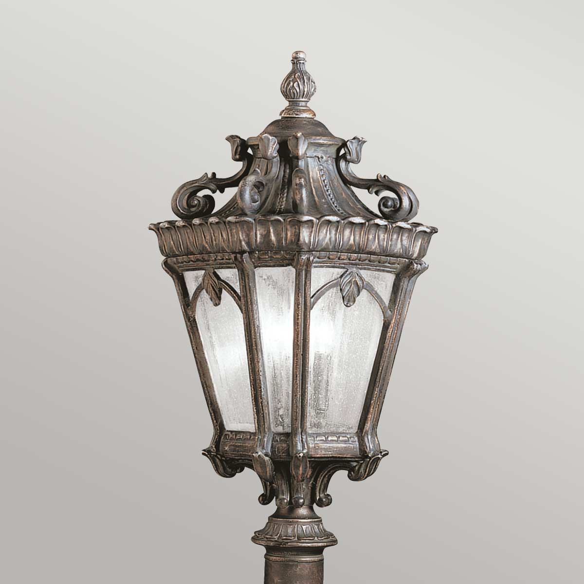 Kichler Tournai 3 Light Extra Large Lamp post
