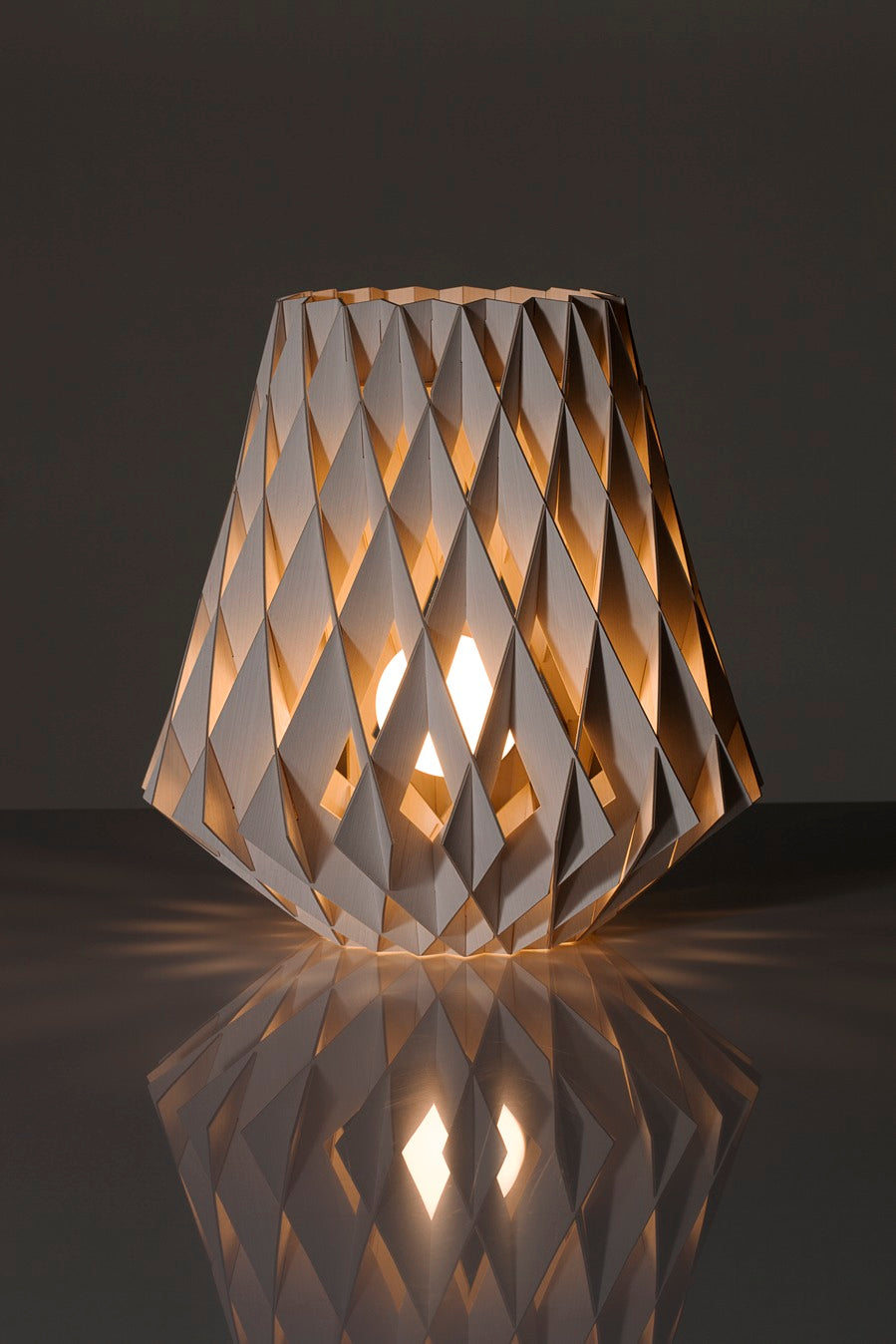 Pilke Signature 28 Table Lamp White – from Amos Lighting + Home