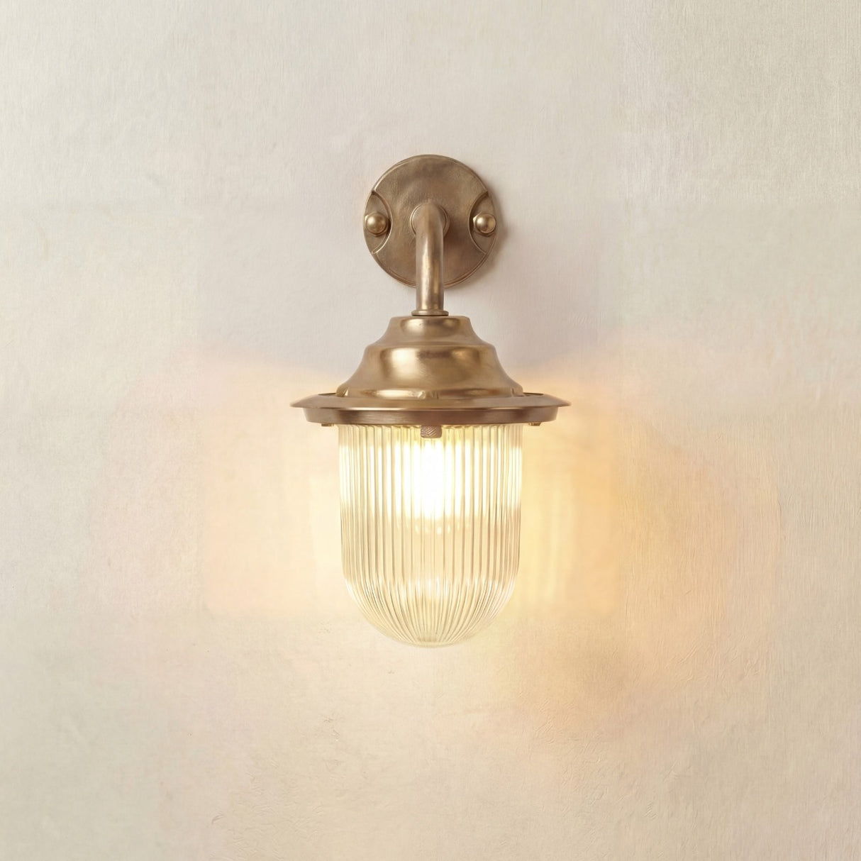 Lampfix Navigator Quinn Outdoor Wall Lantern