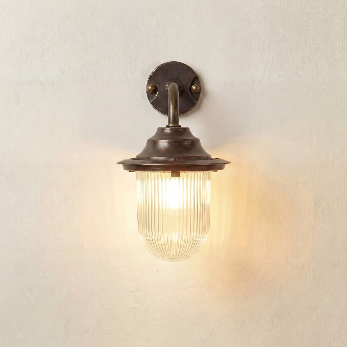 Lampfix Navigator Quinn Outdoor Wall Lantern