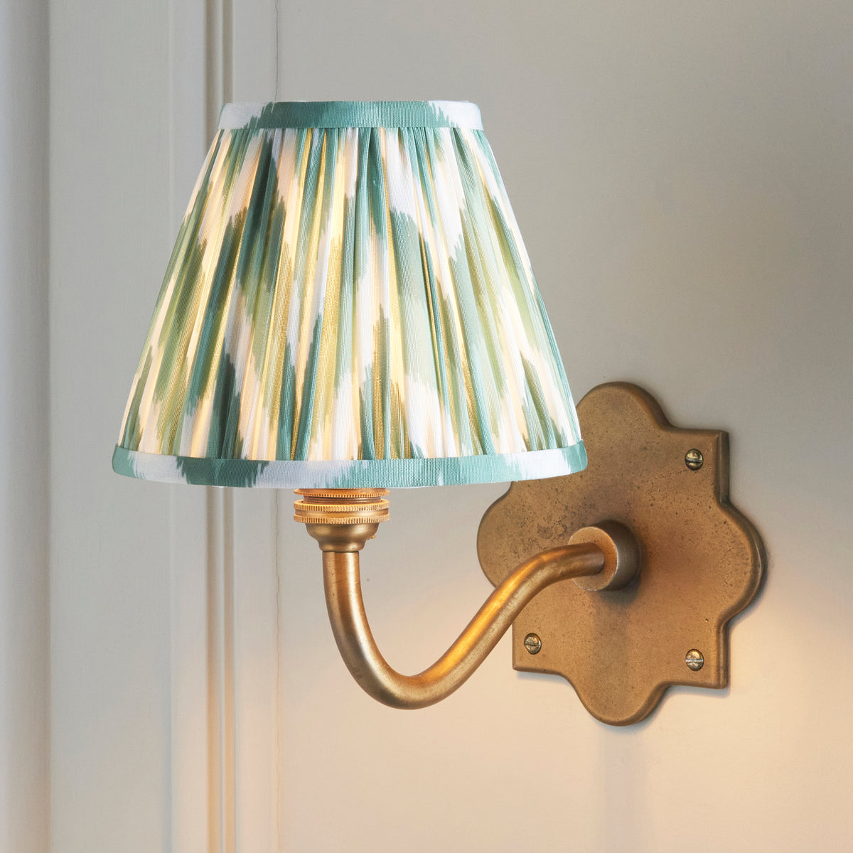 Endon Anvil Curve & Zigzag 16cm Wall Antique brass & cotswold green fabric